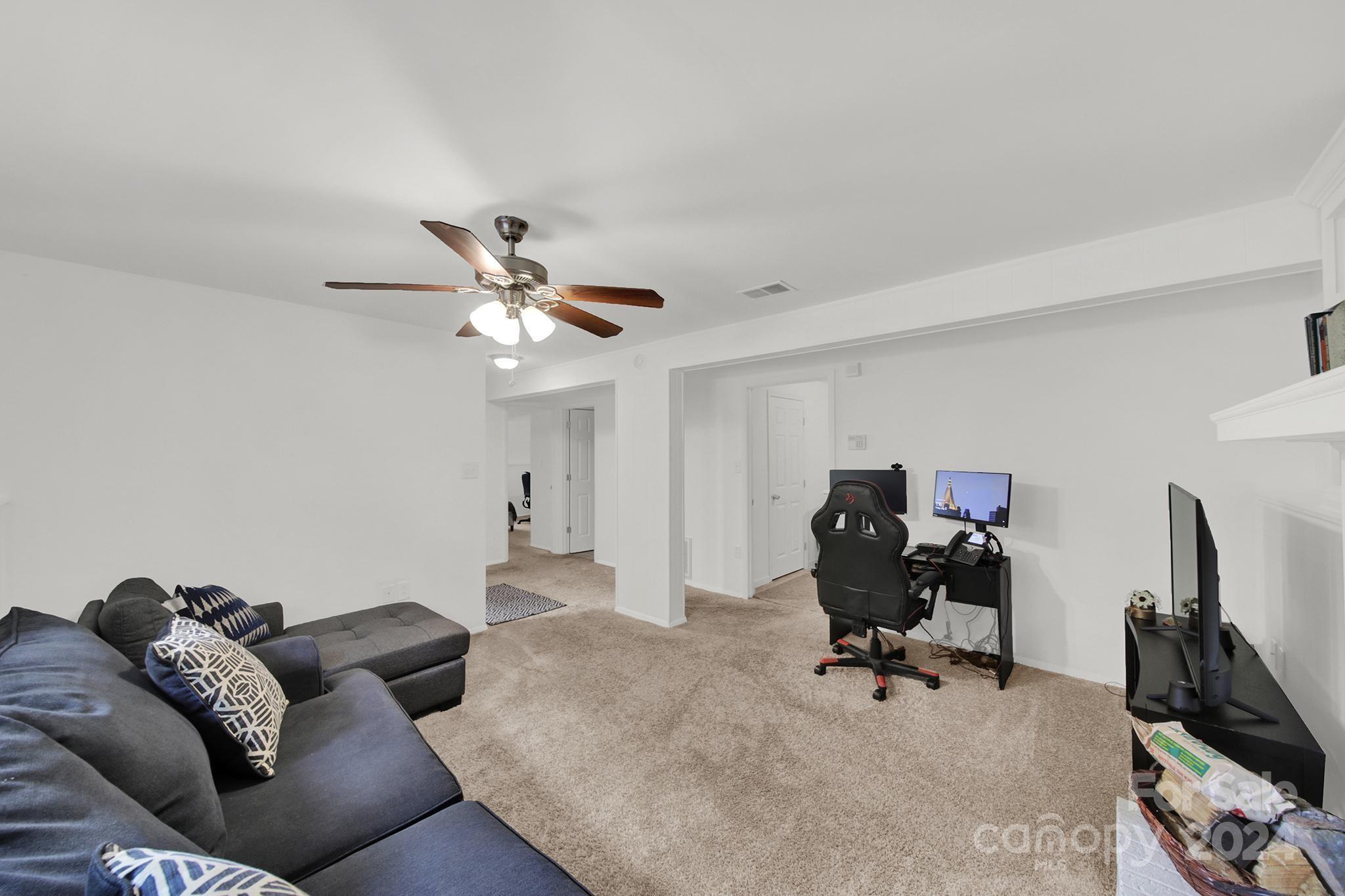 7705 Mallen Dr