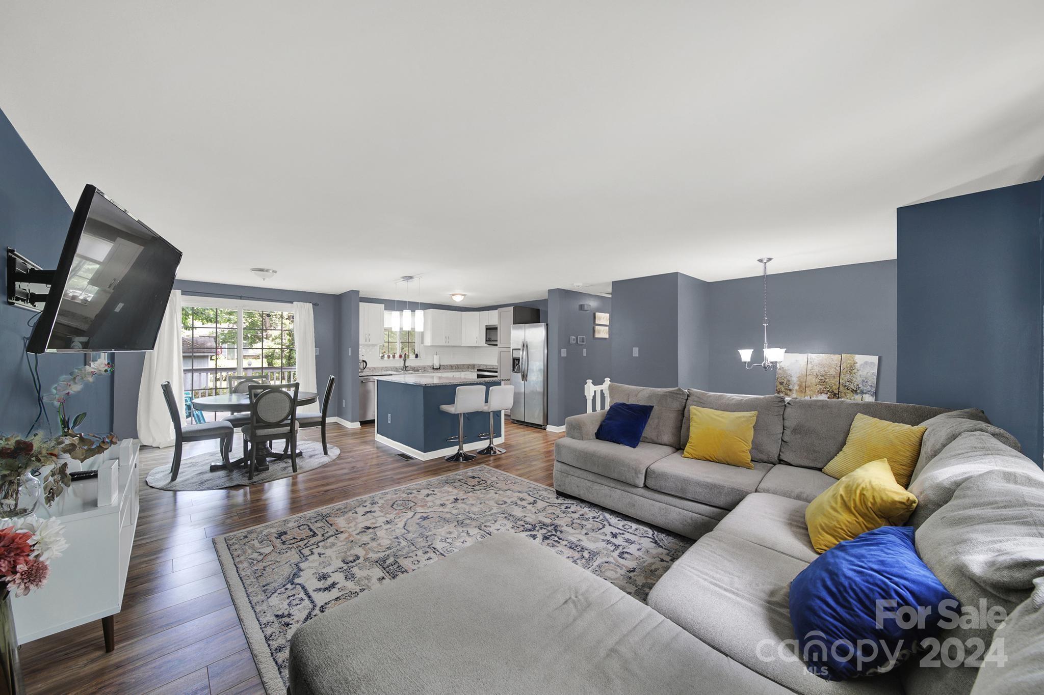 7705 Mallen Dr