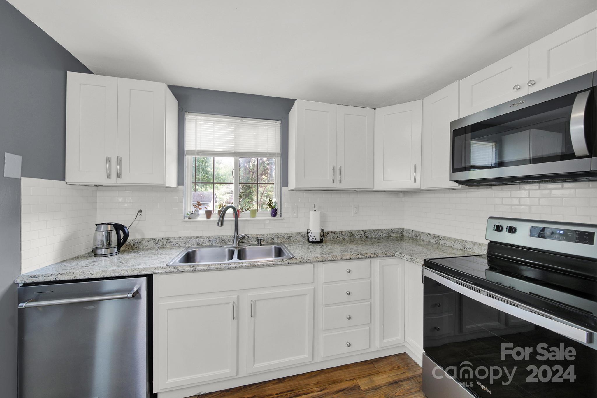 7705 Mallen Dr