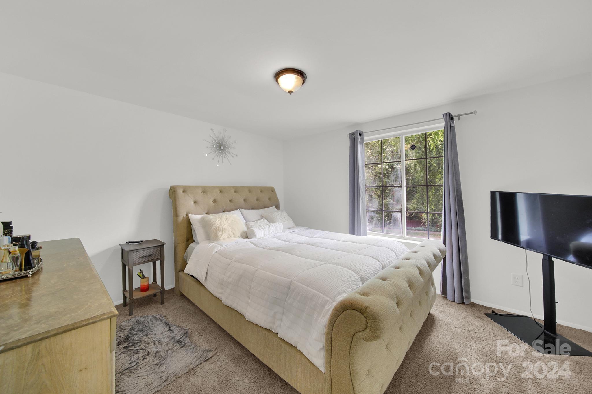 7705 Mallen Dr