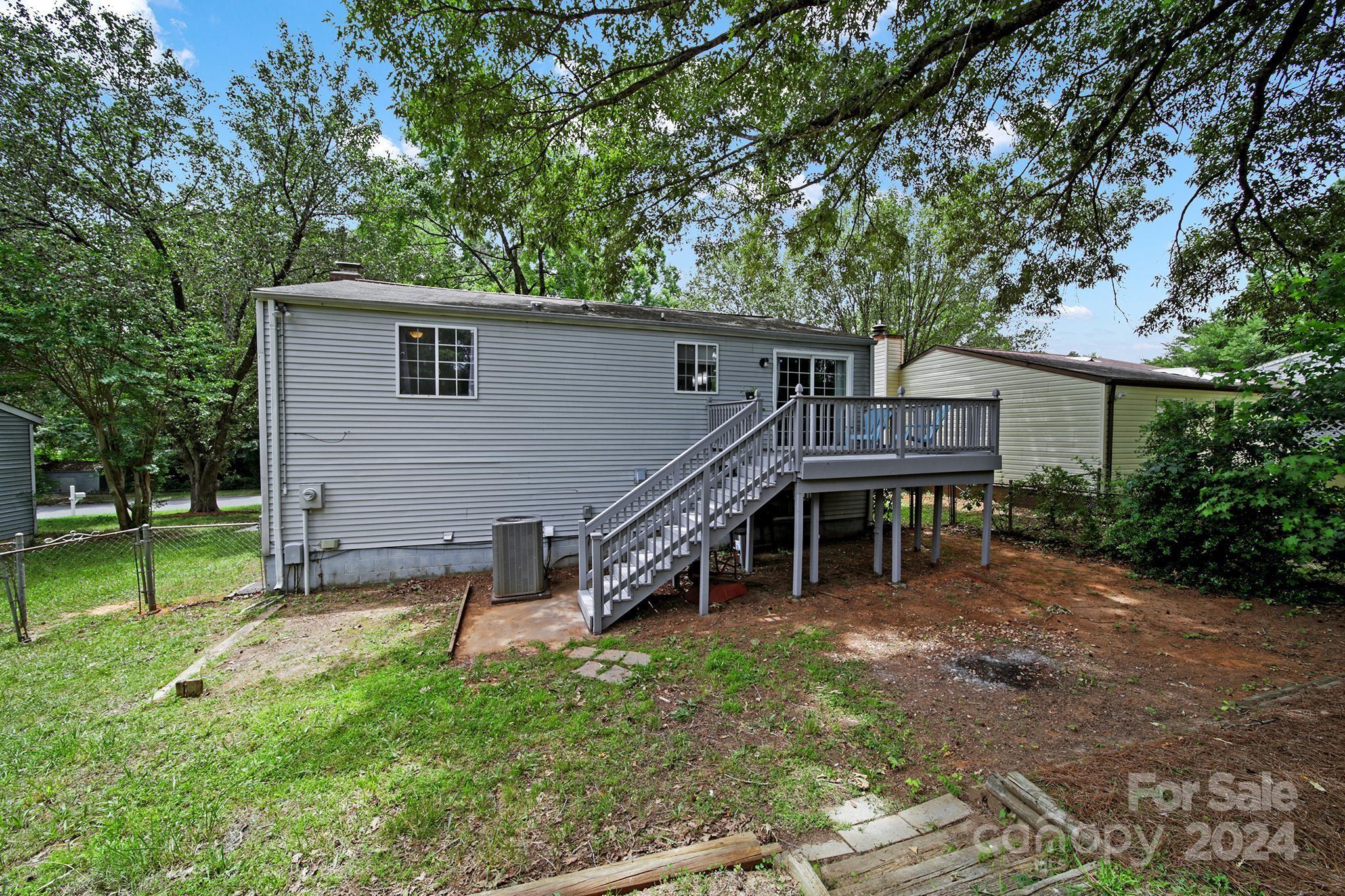 7705 Mallen Dr