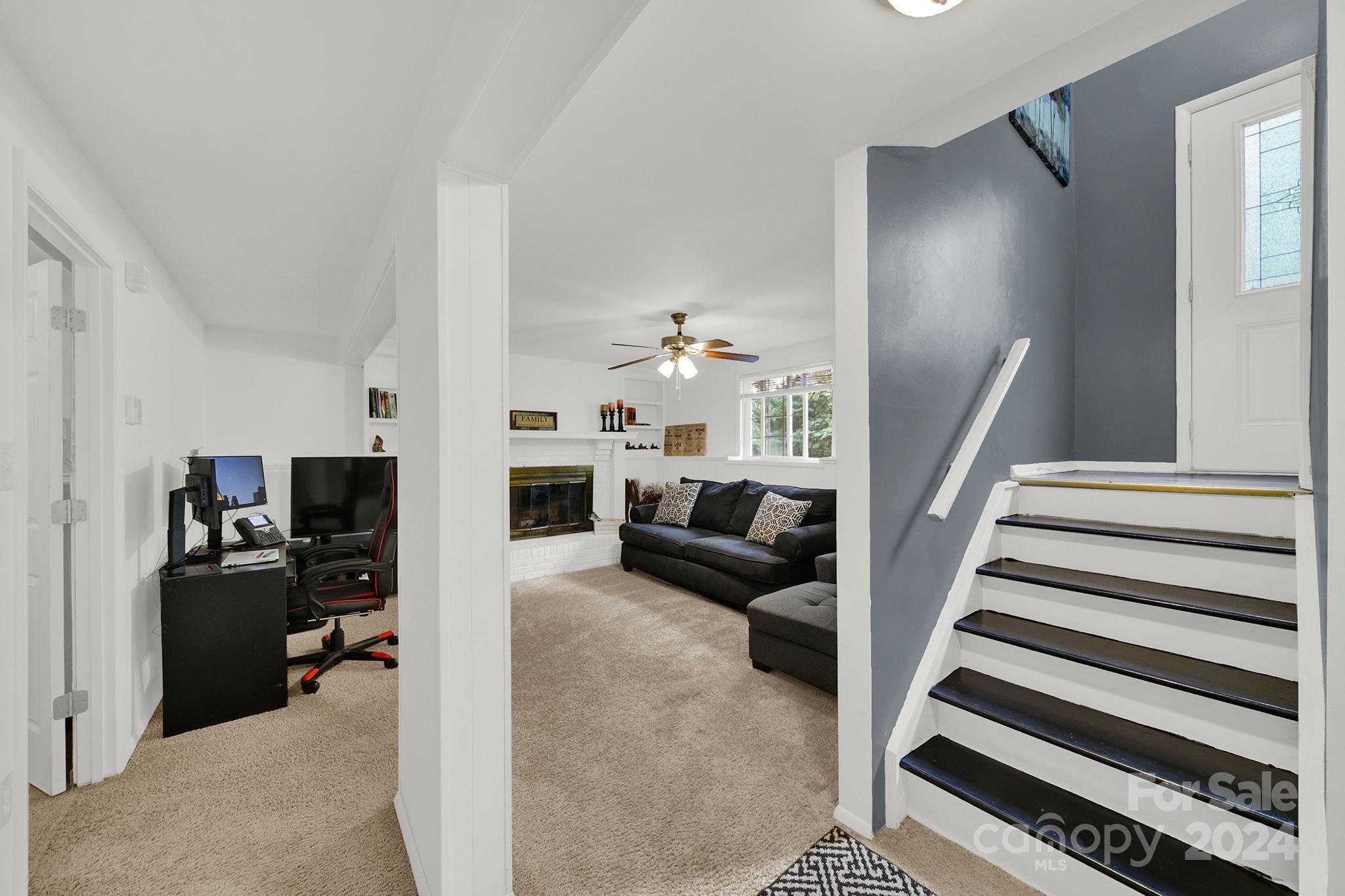 7705 Mallen Dr