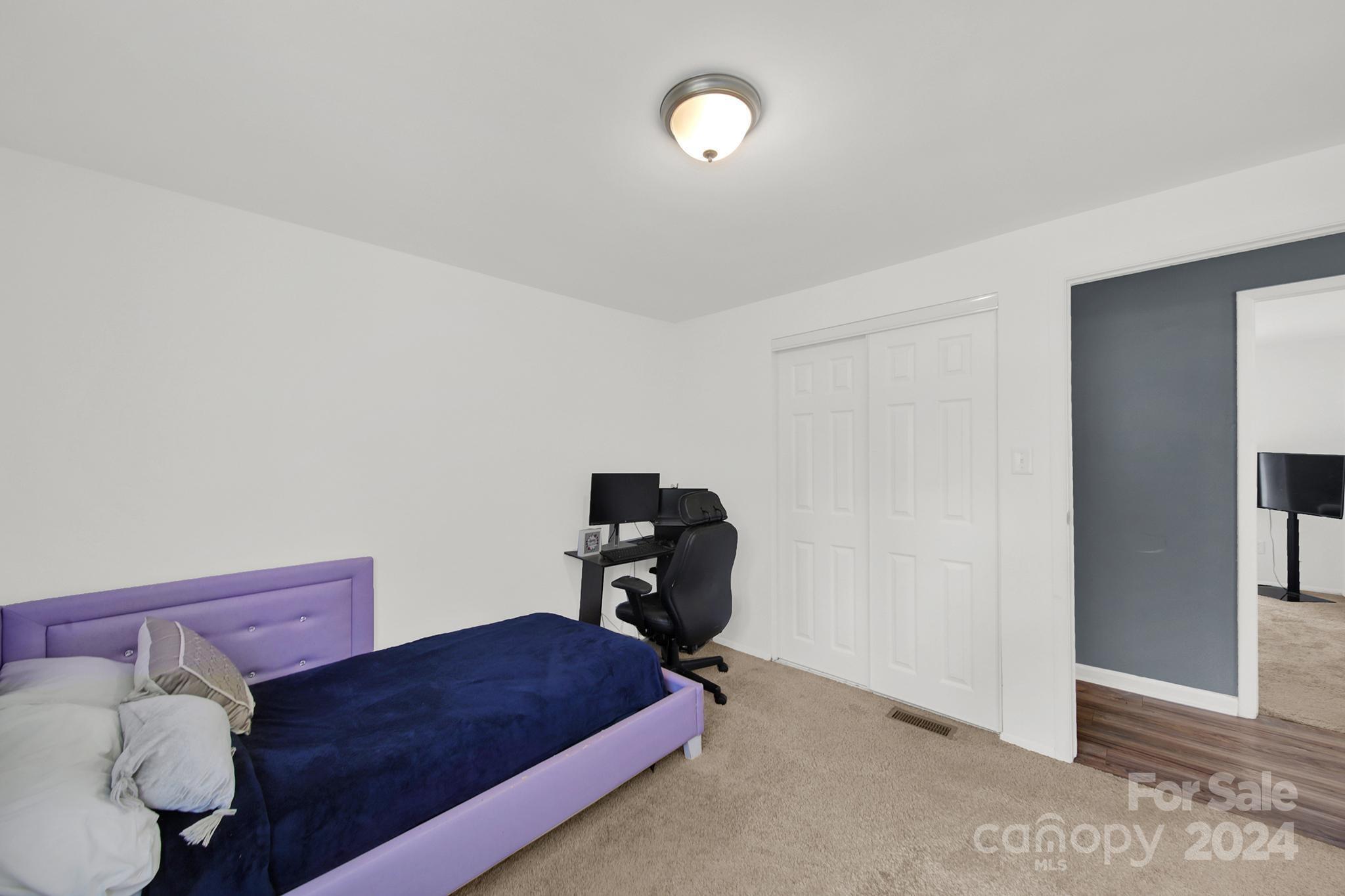 7705 Mallen Dr