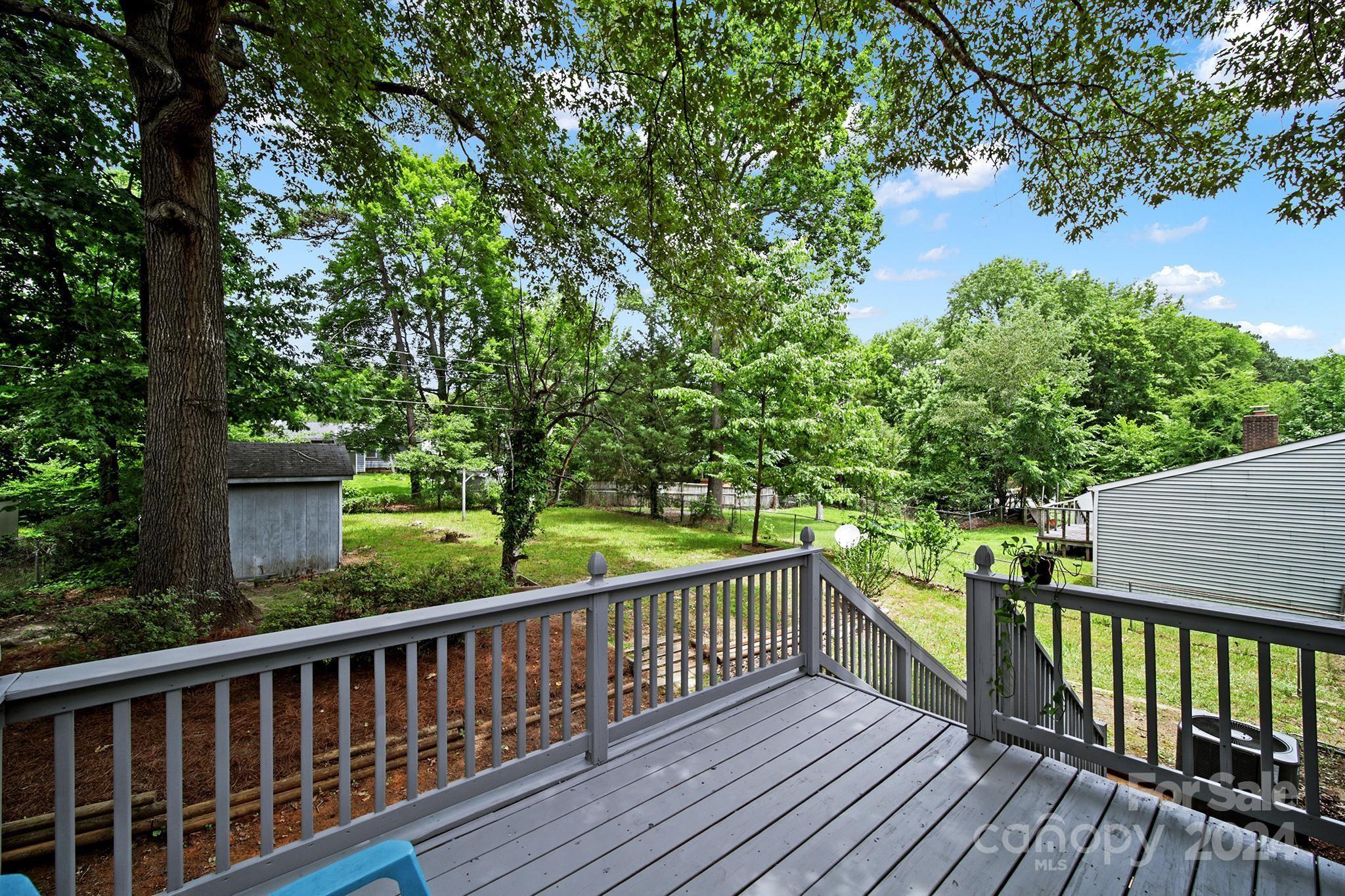 7705 Mallen Dr