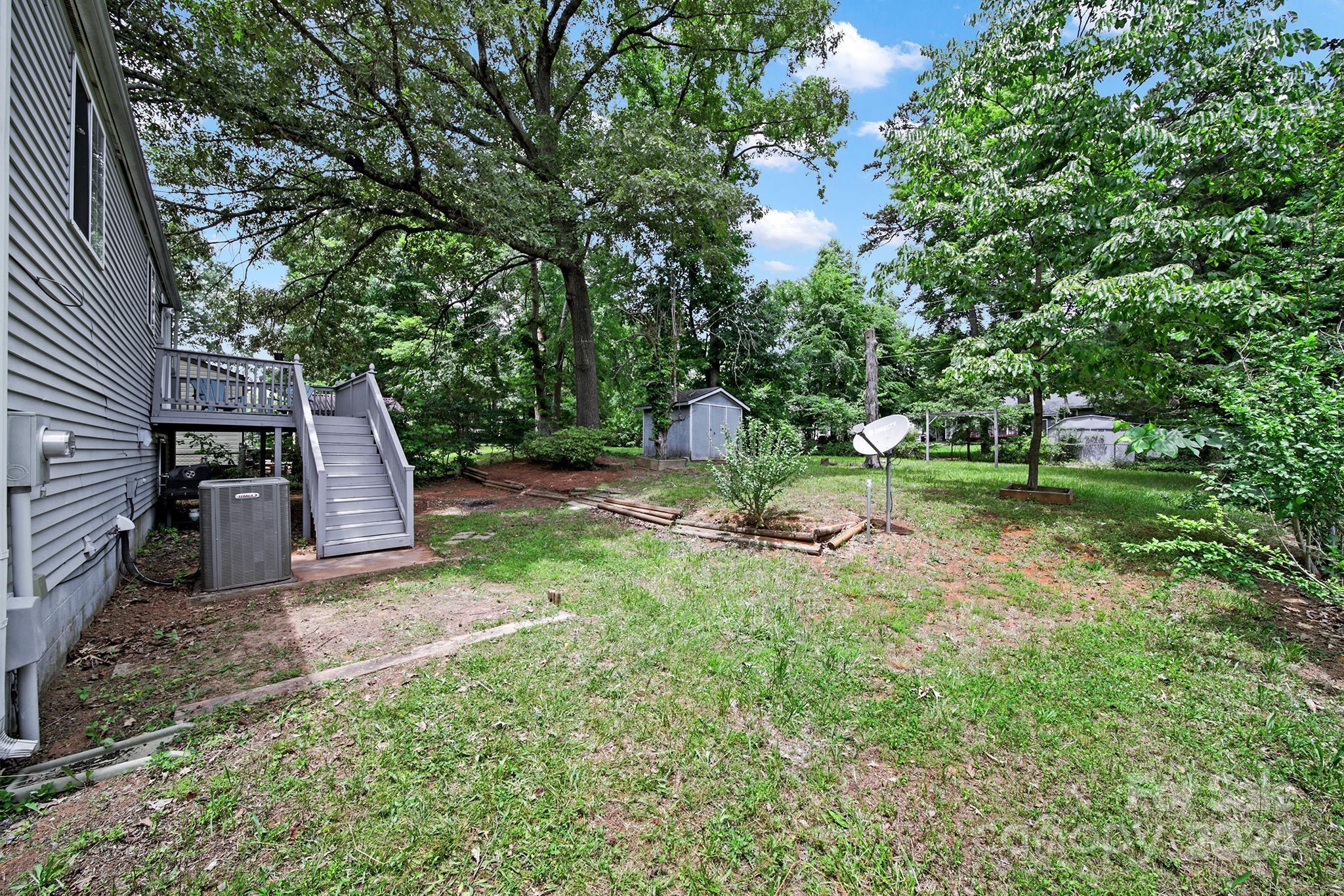 7705 Mallen Dr