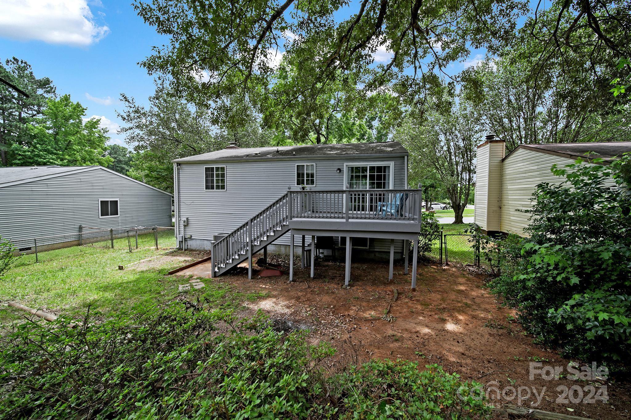 7705 Mallen Dr