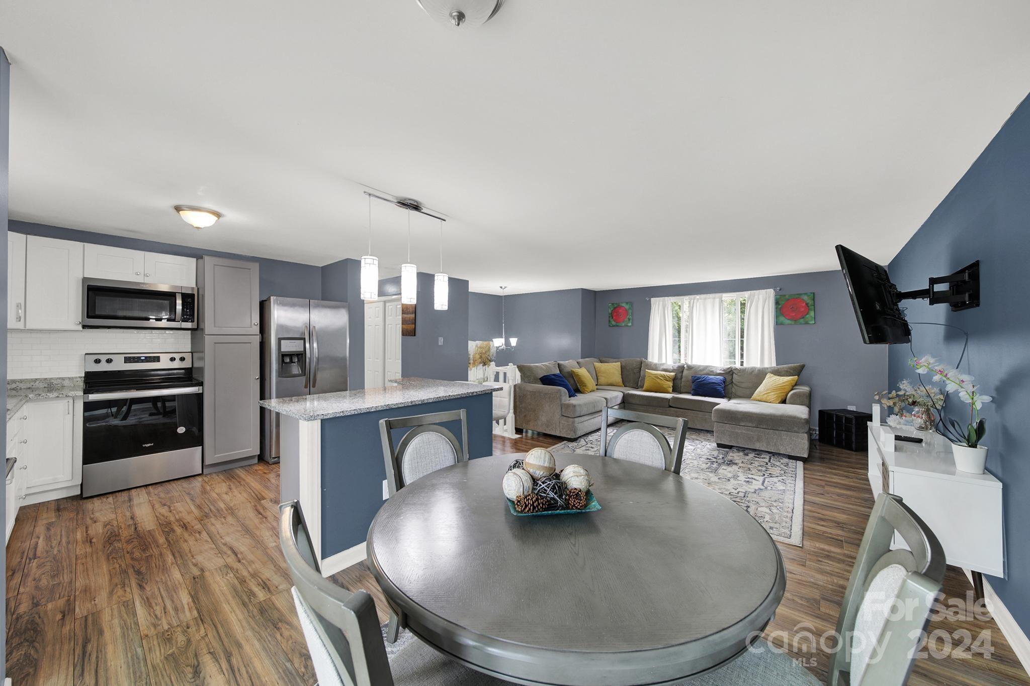 7705 Mallen Dr