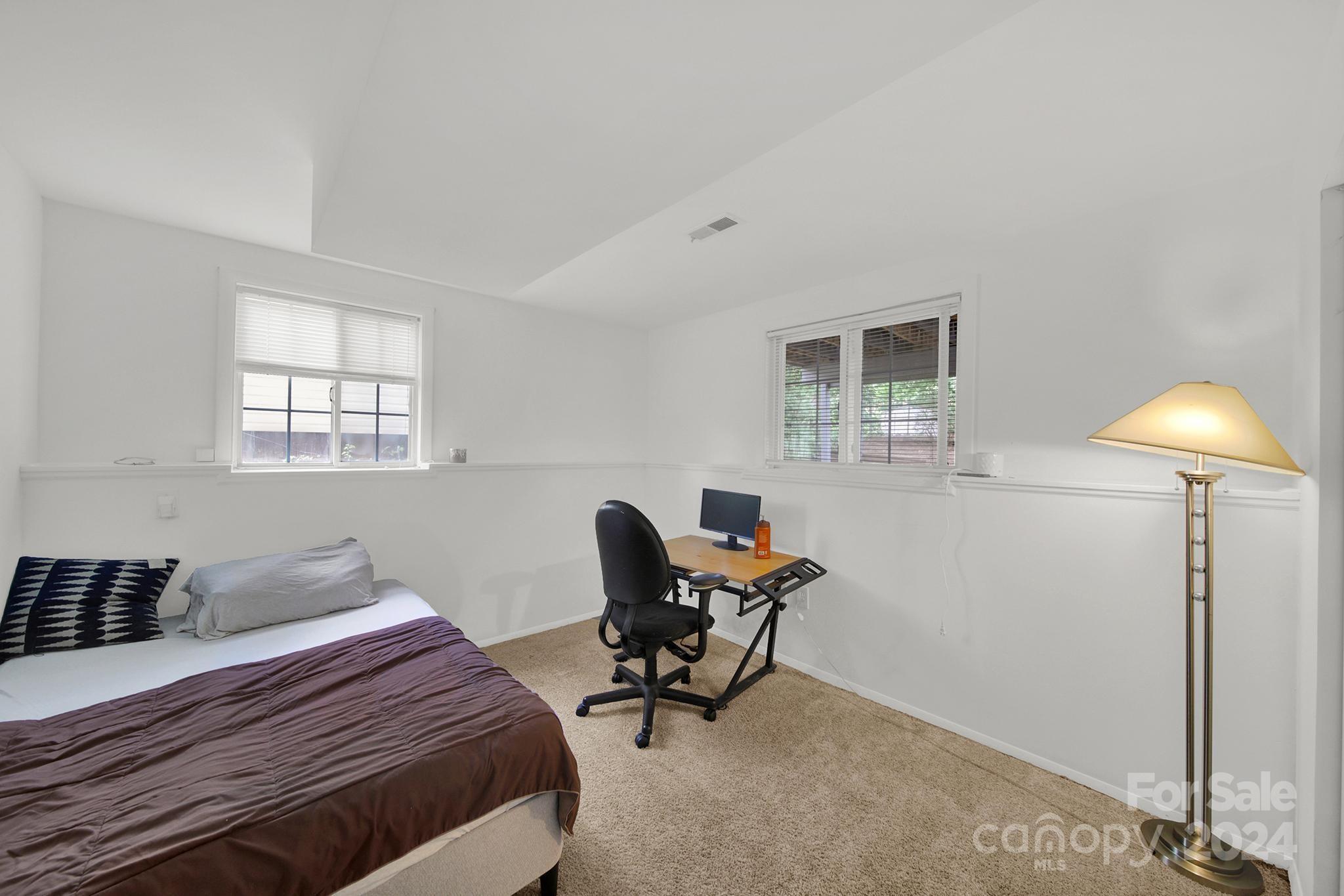 7705 Mallen Dr