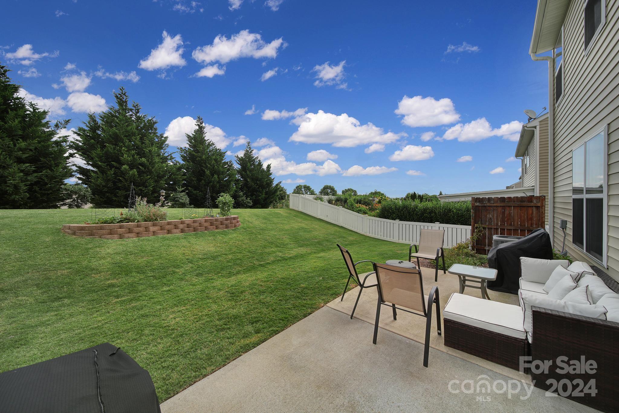 12432 Caracara Ct