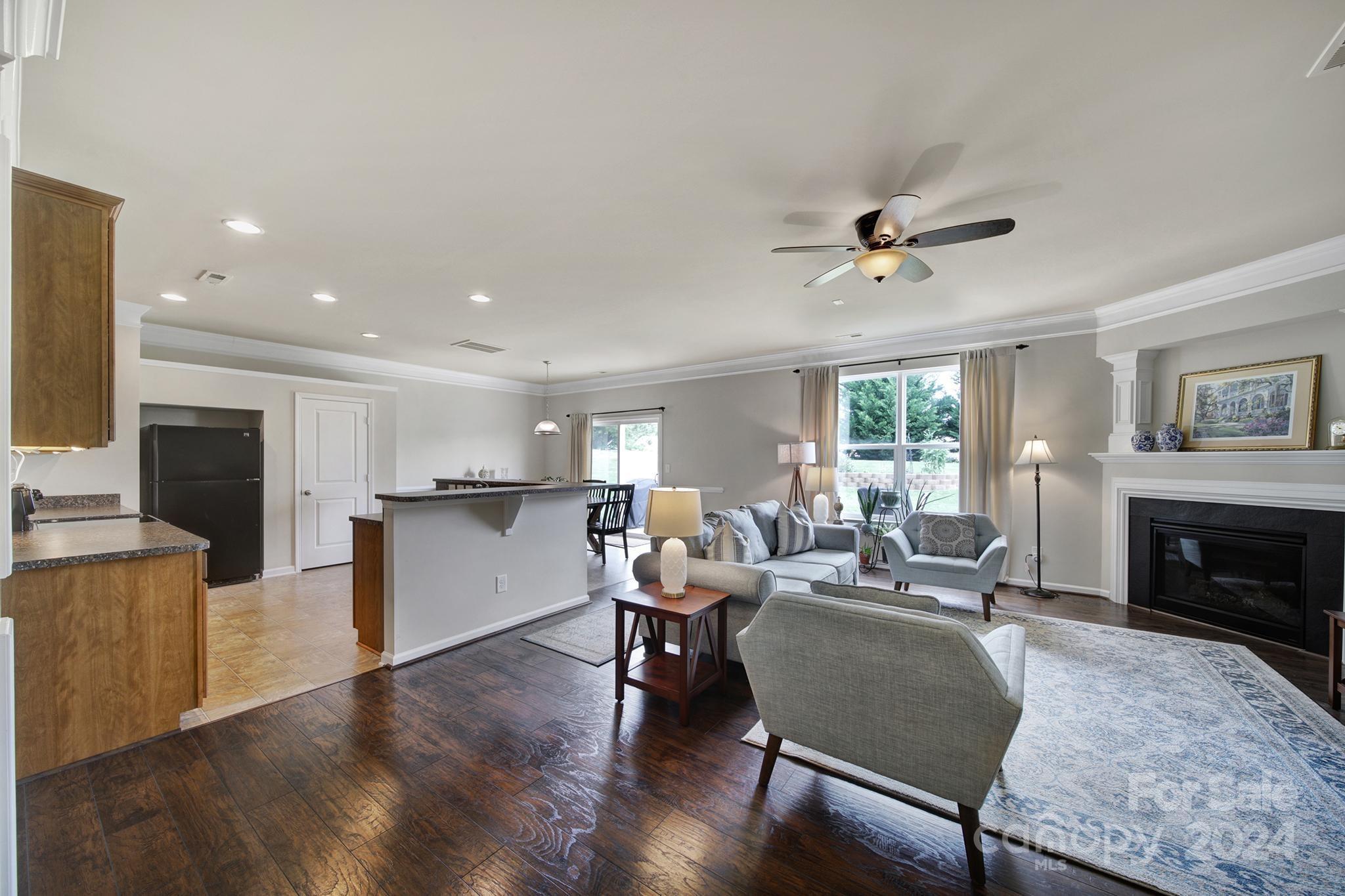 12432 Caracara Ct