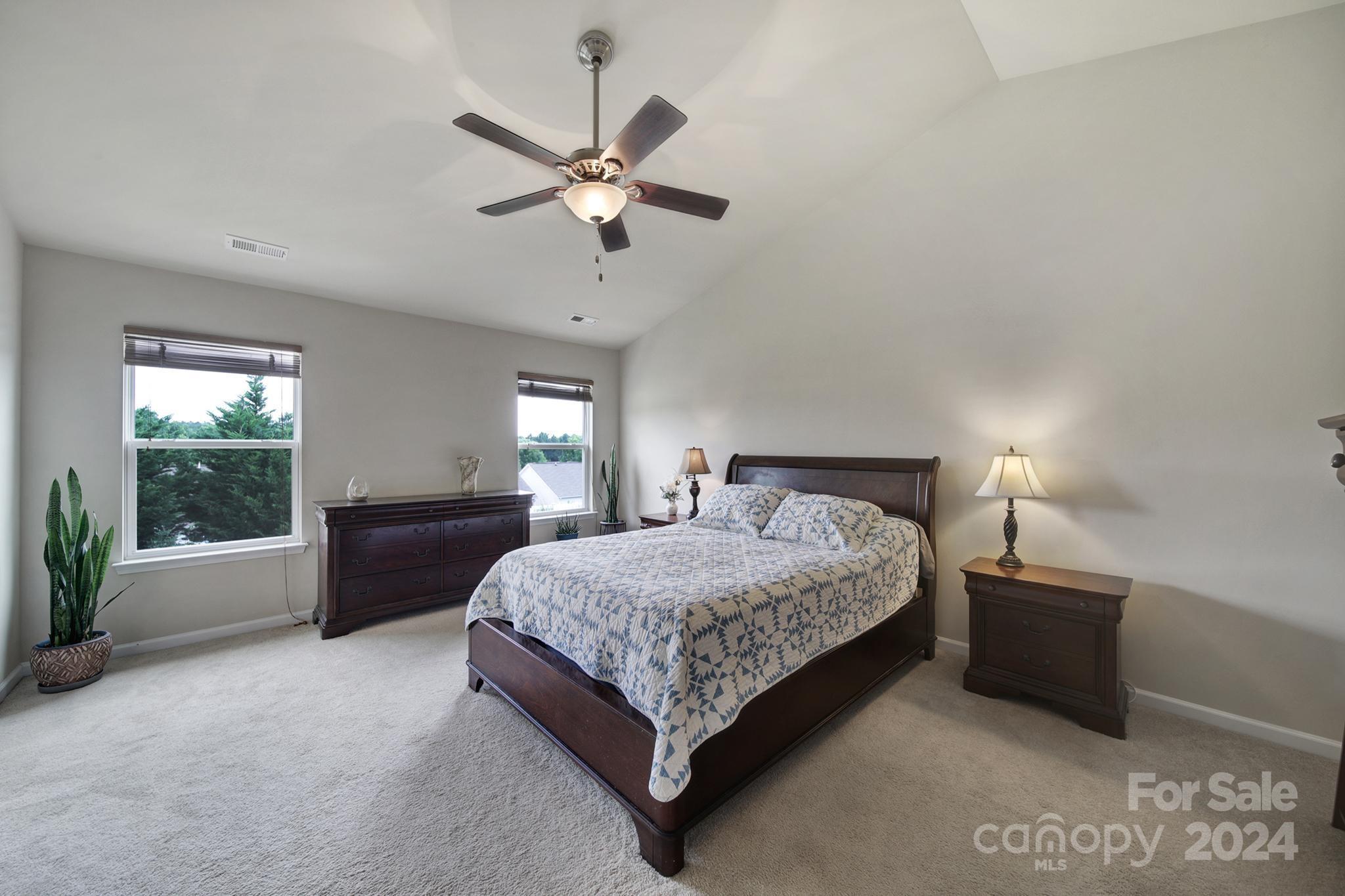 12432 Caracara Ct