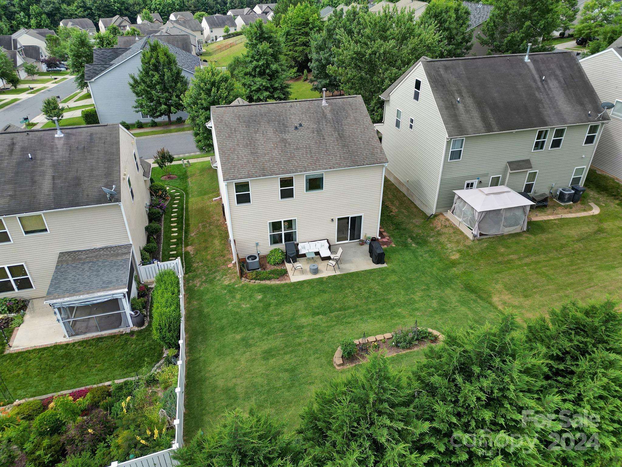 12432 Caracara Ct