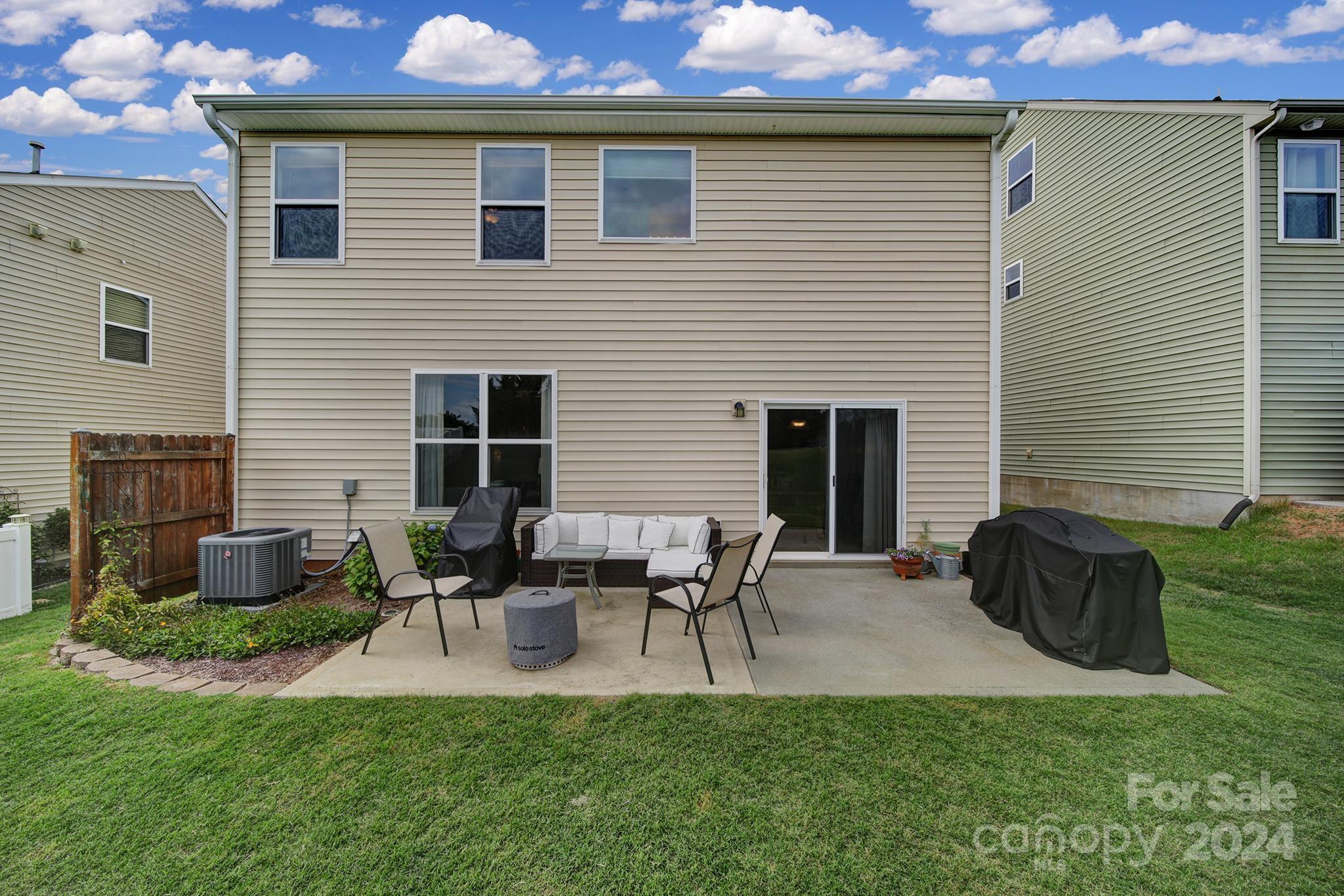 12432 Caracara Ct