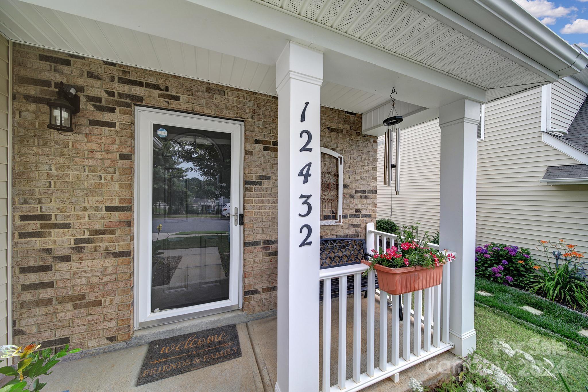 12432 Caracara Ct