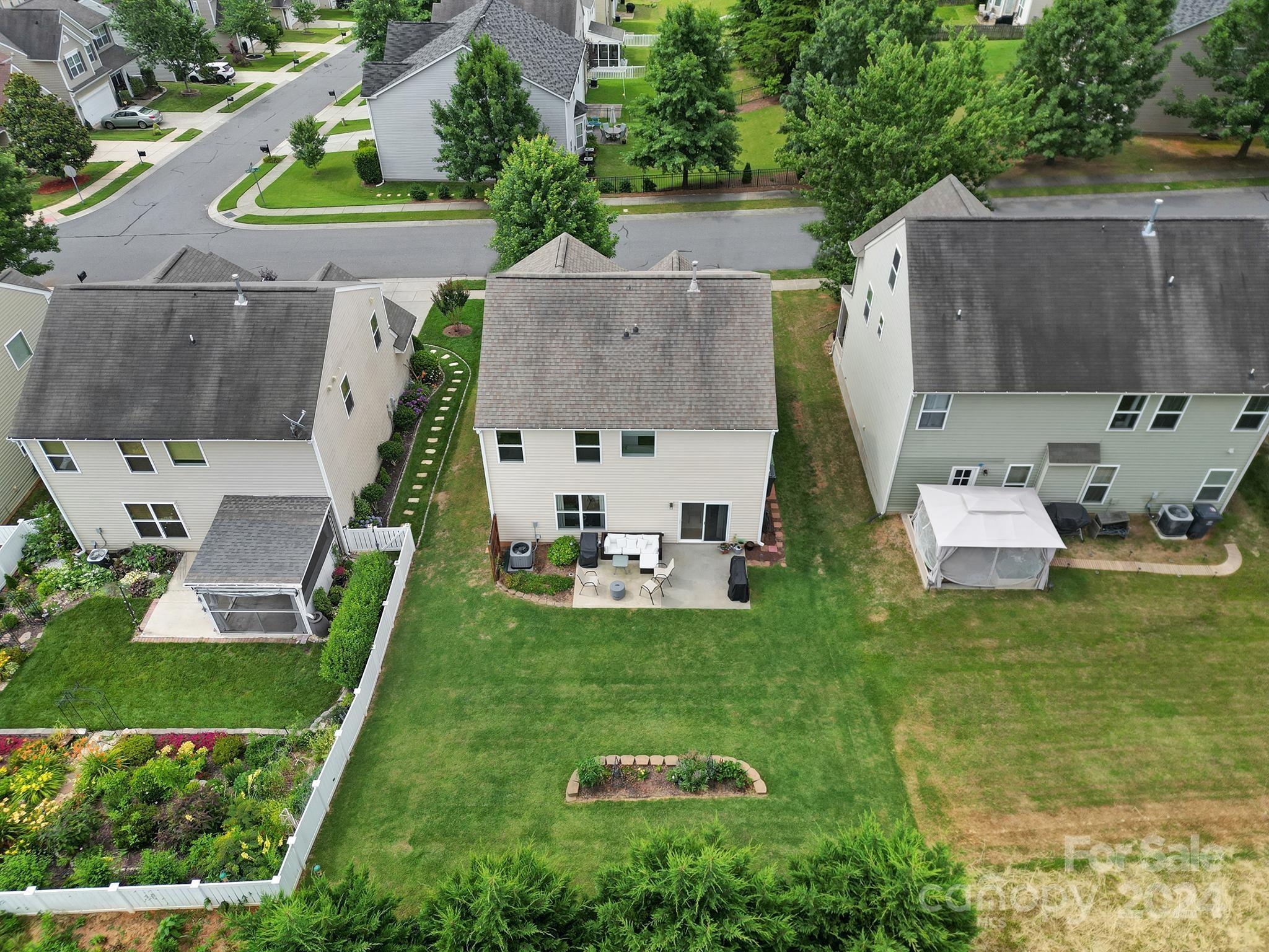 12432 Caracara Ct