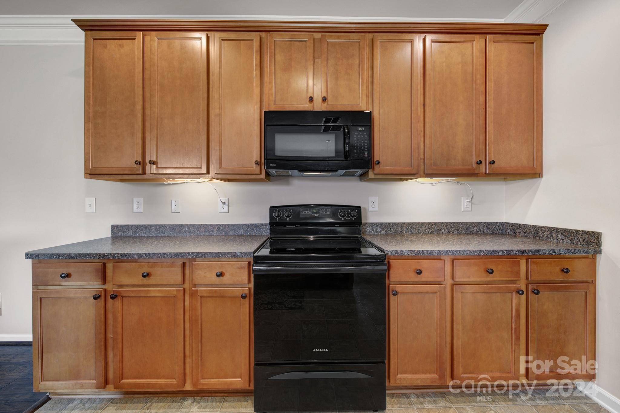 12432 Caracara Ct