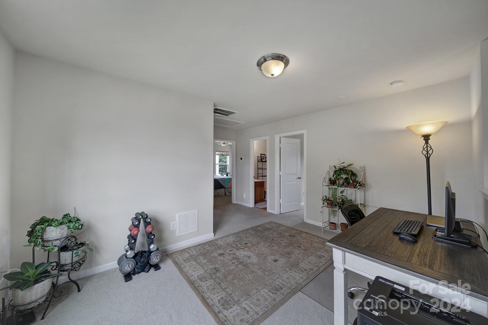 12432 Caracara Ct