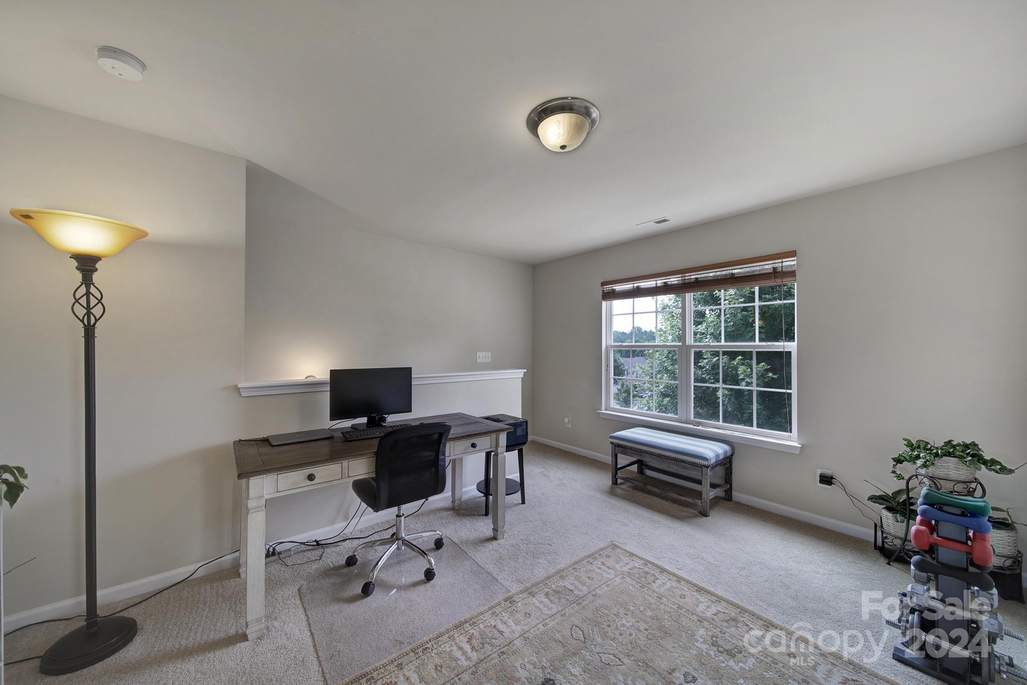12432 Caracara Ct