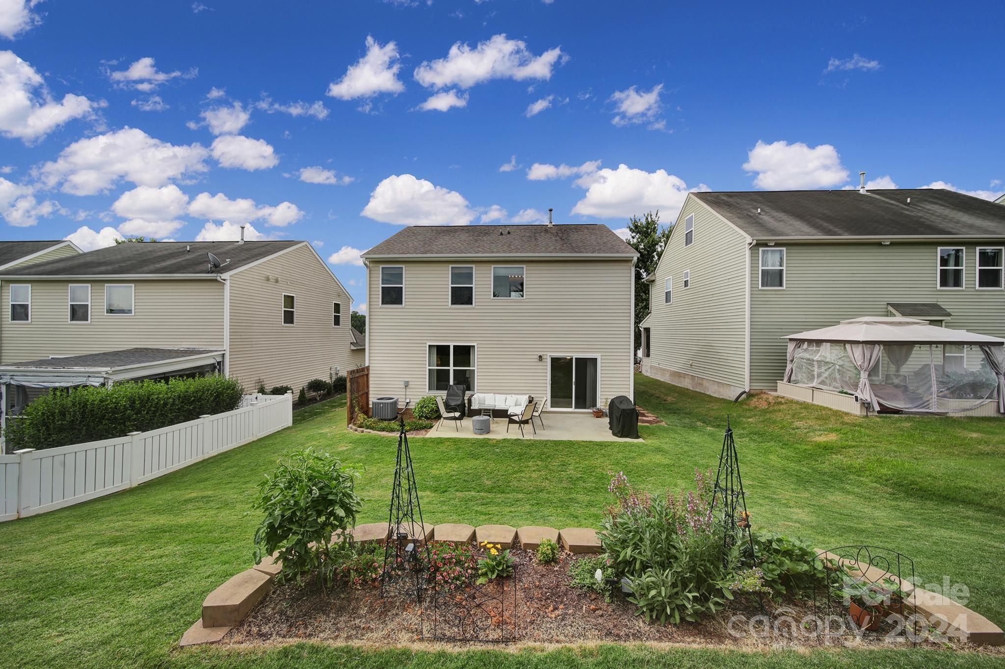 12432 Caracara Ct