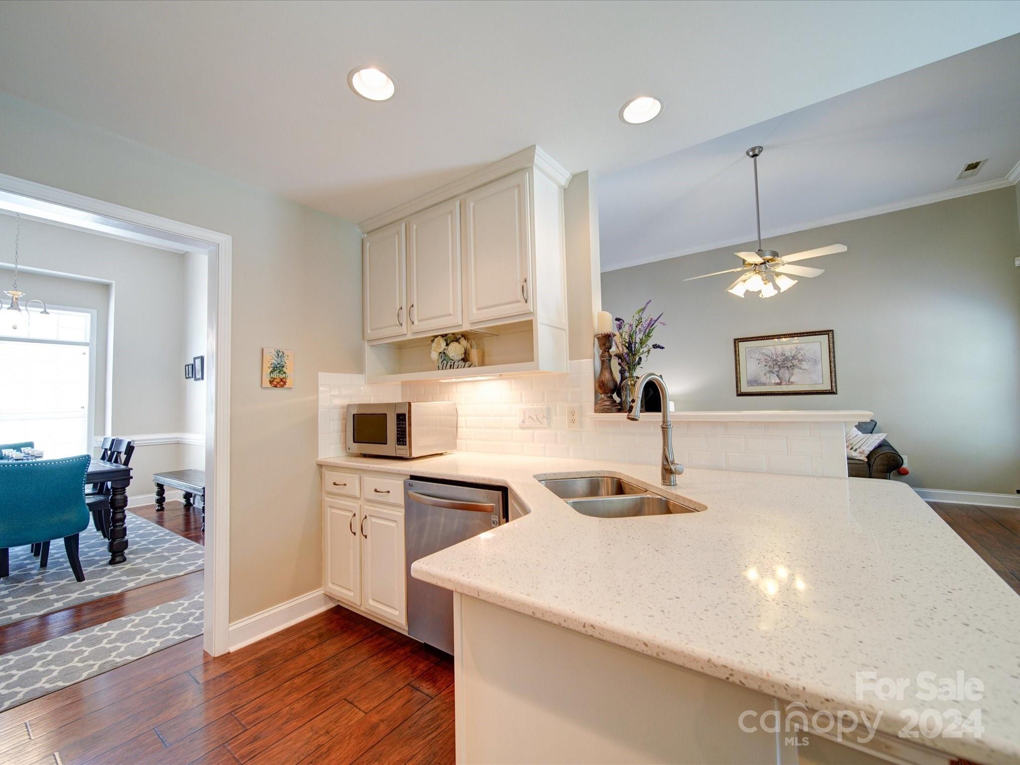2002 Blazing Star Ln