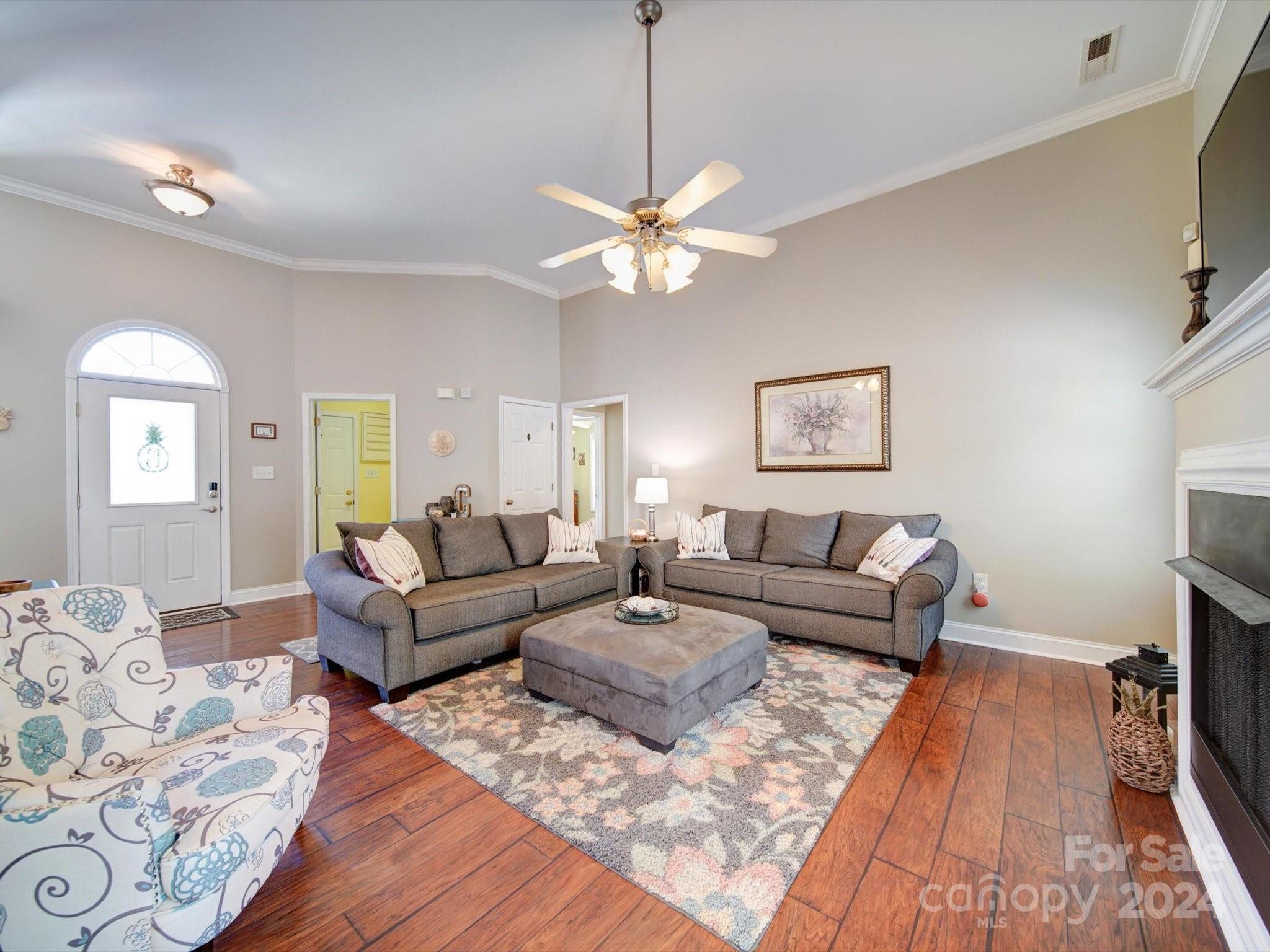 2002 Blazing Star Ln