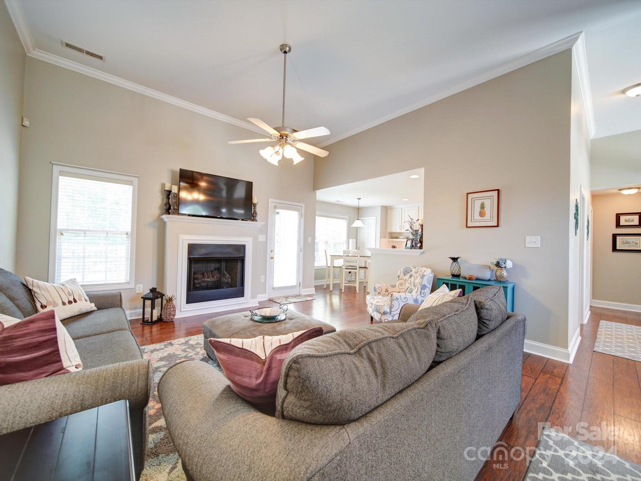 2002 Blazing Star Ln