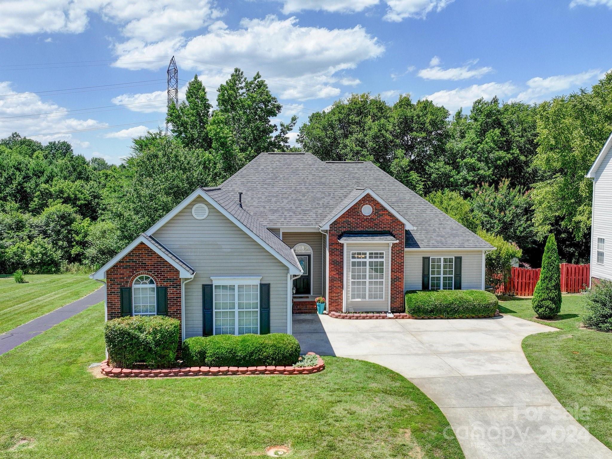 2002 Blazing Star Ln