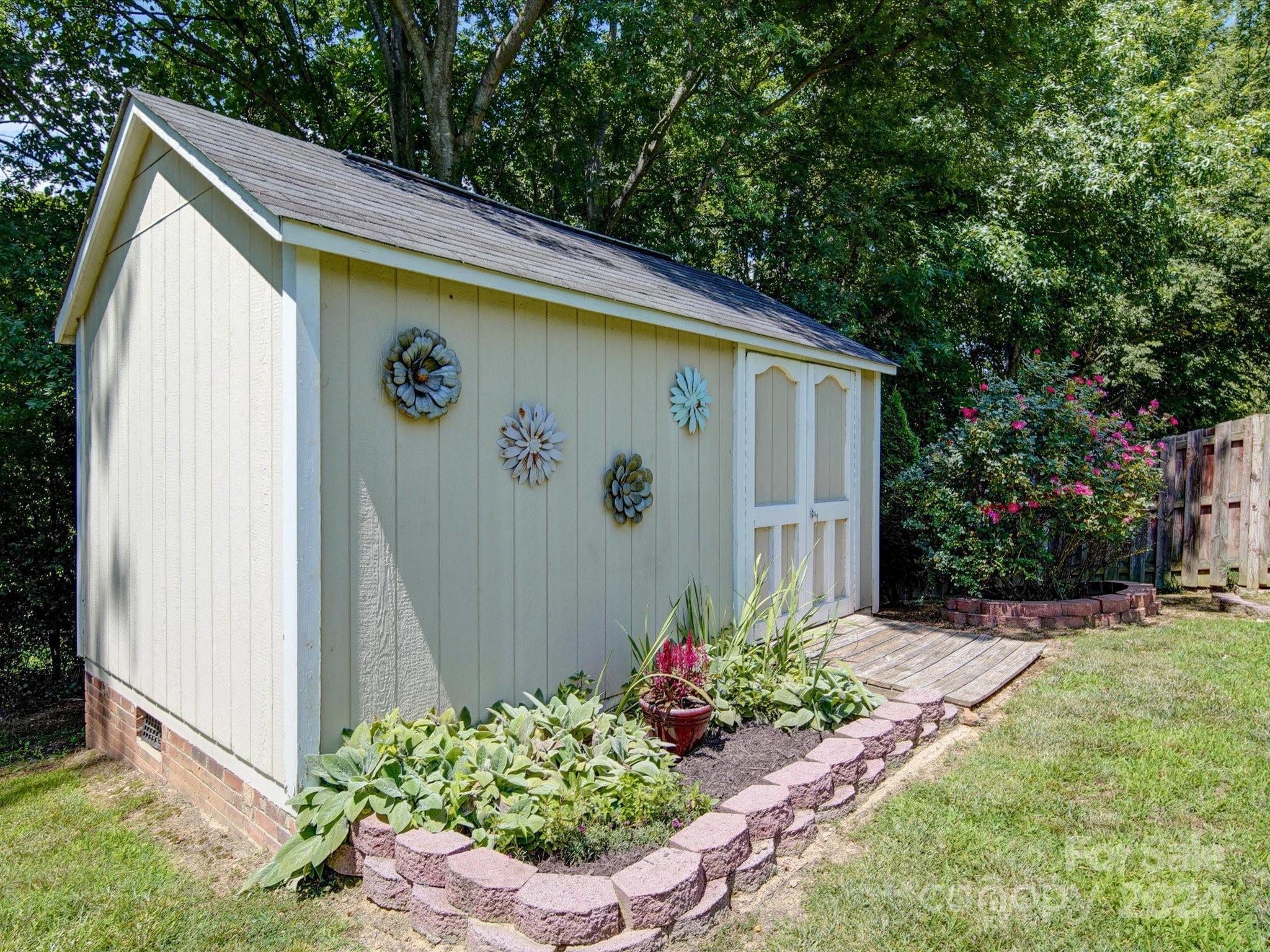 2002 Blazing Star Ln