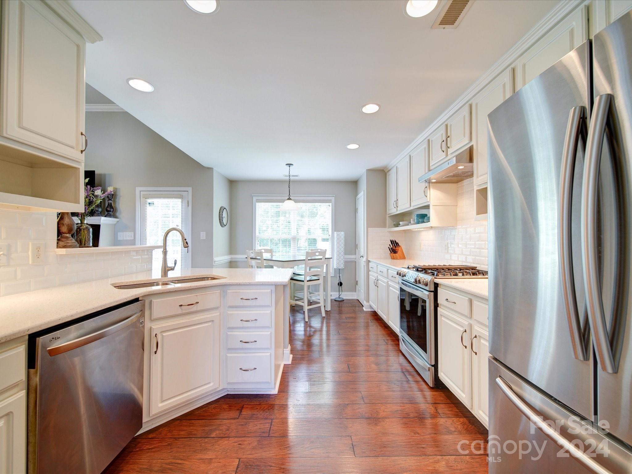 2002 Blazing Star Ln