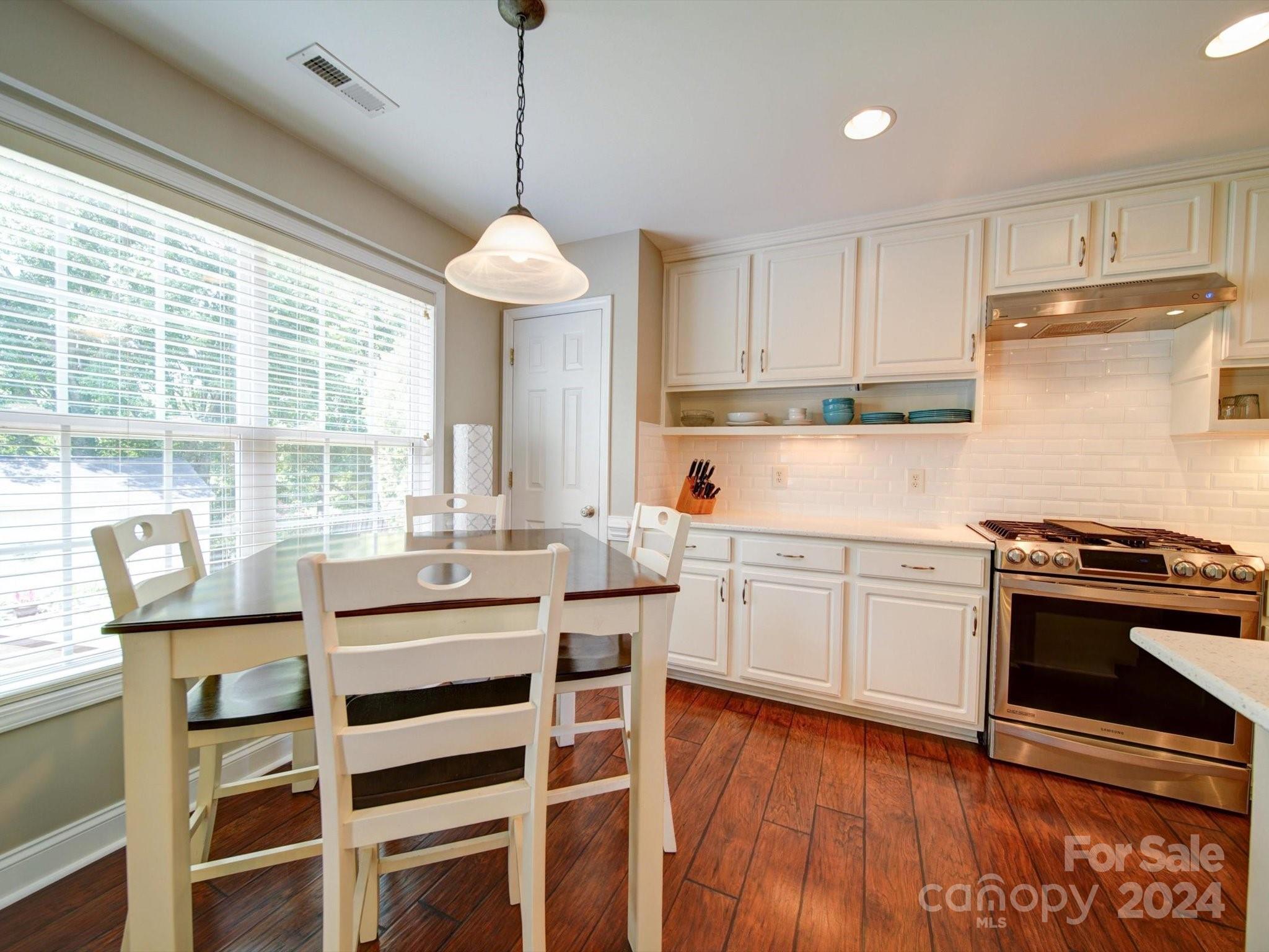 2002 Blazing Star Ln