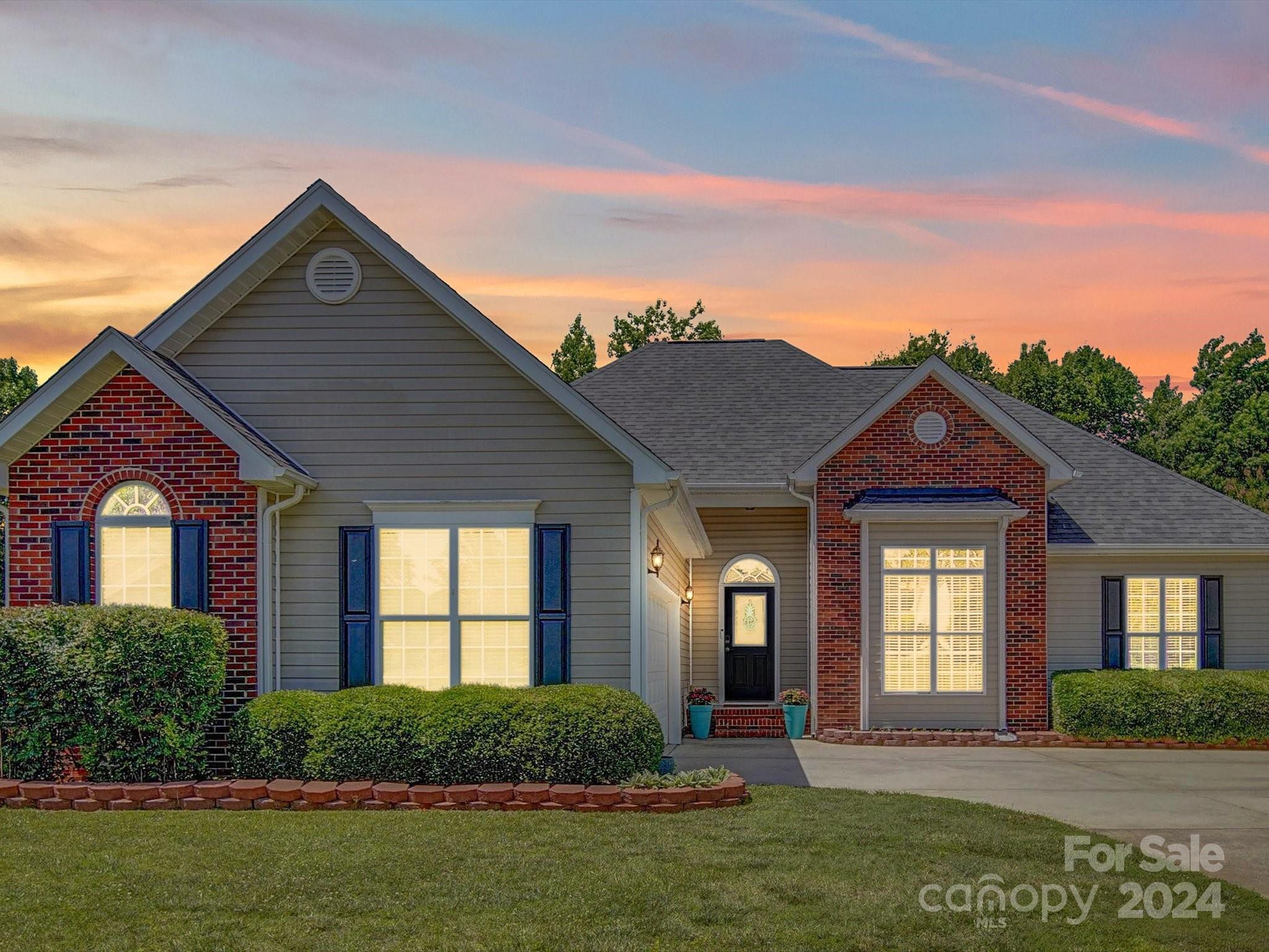 2002 Blazing Star Ln
