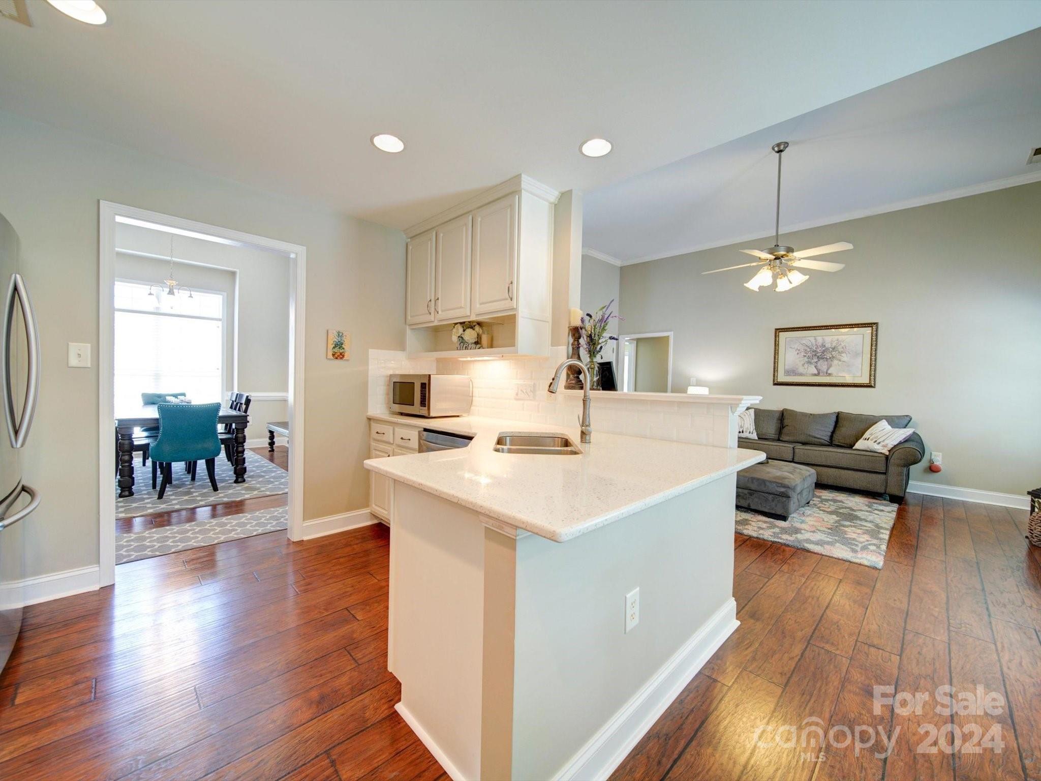 2002 Blazing Star Ln