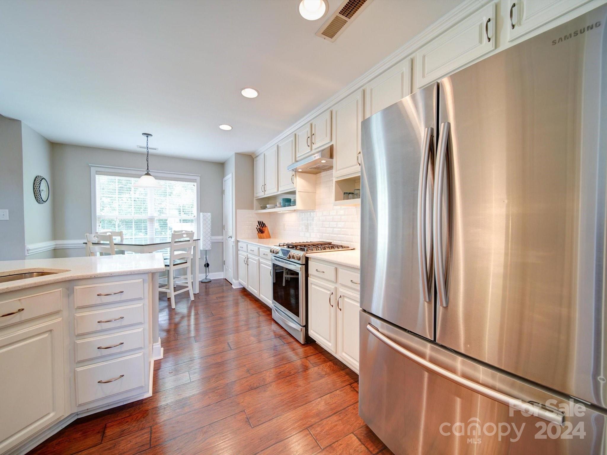 2002 Blazing Star Ln