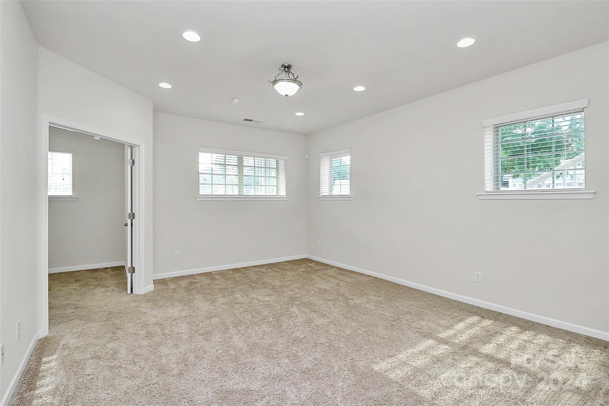 6268 Cloverdale Dr