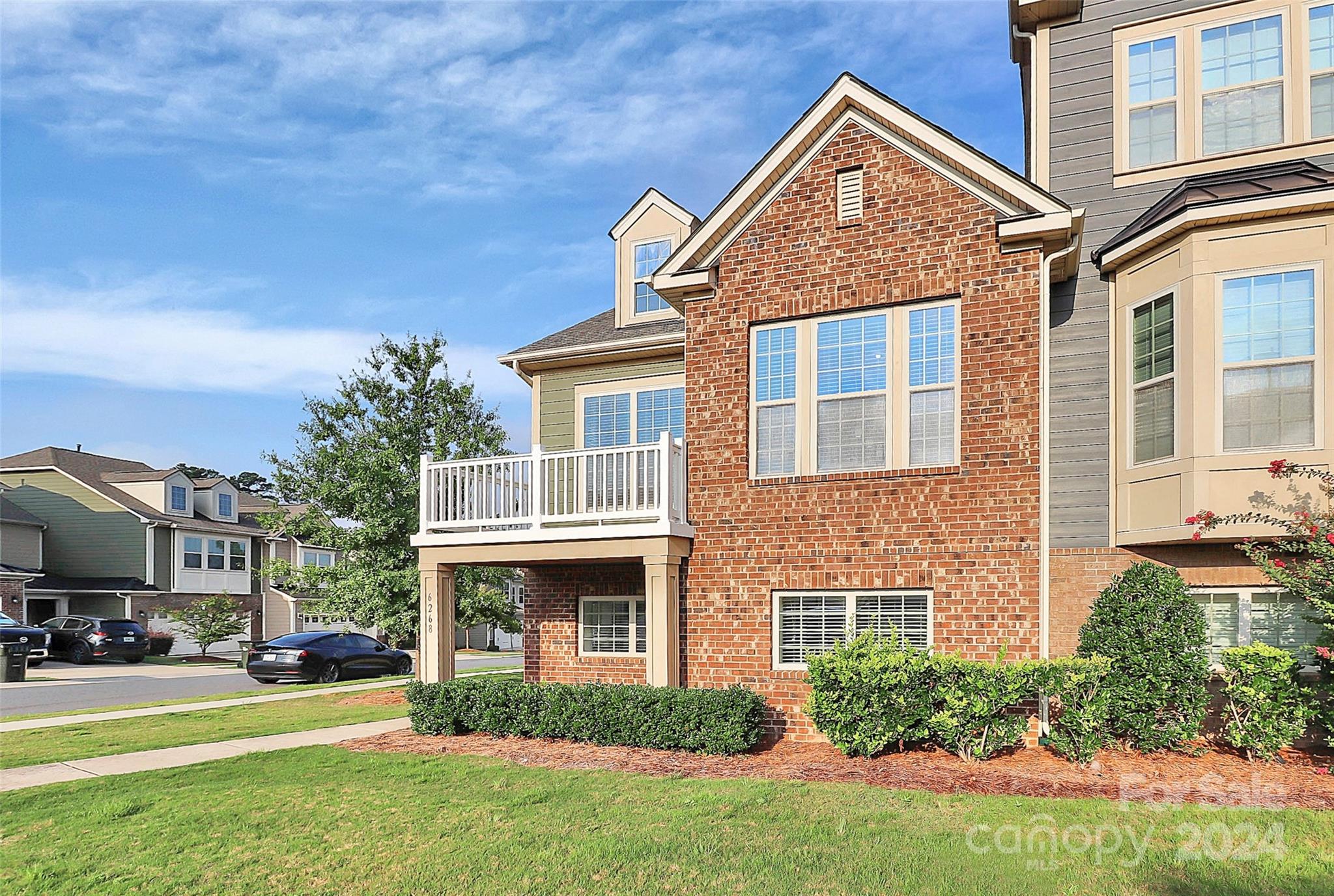 6268 Cloverdale Dr