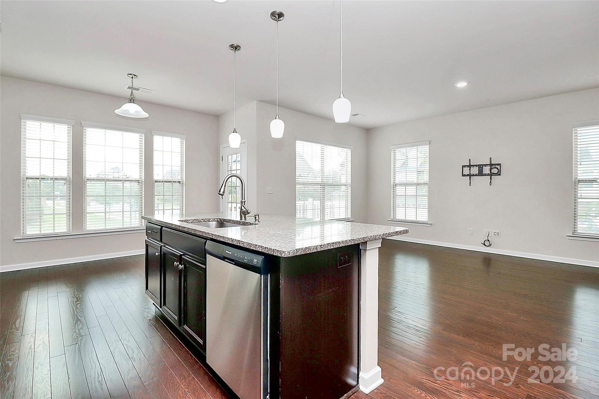 6268 Cloverdale Dr