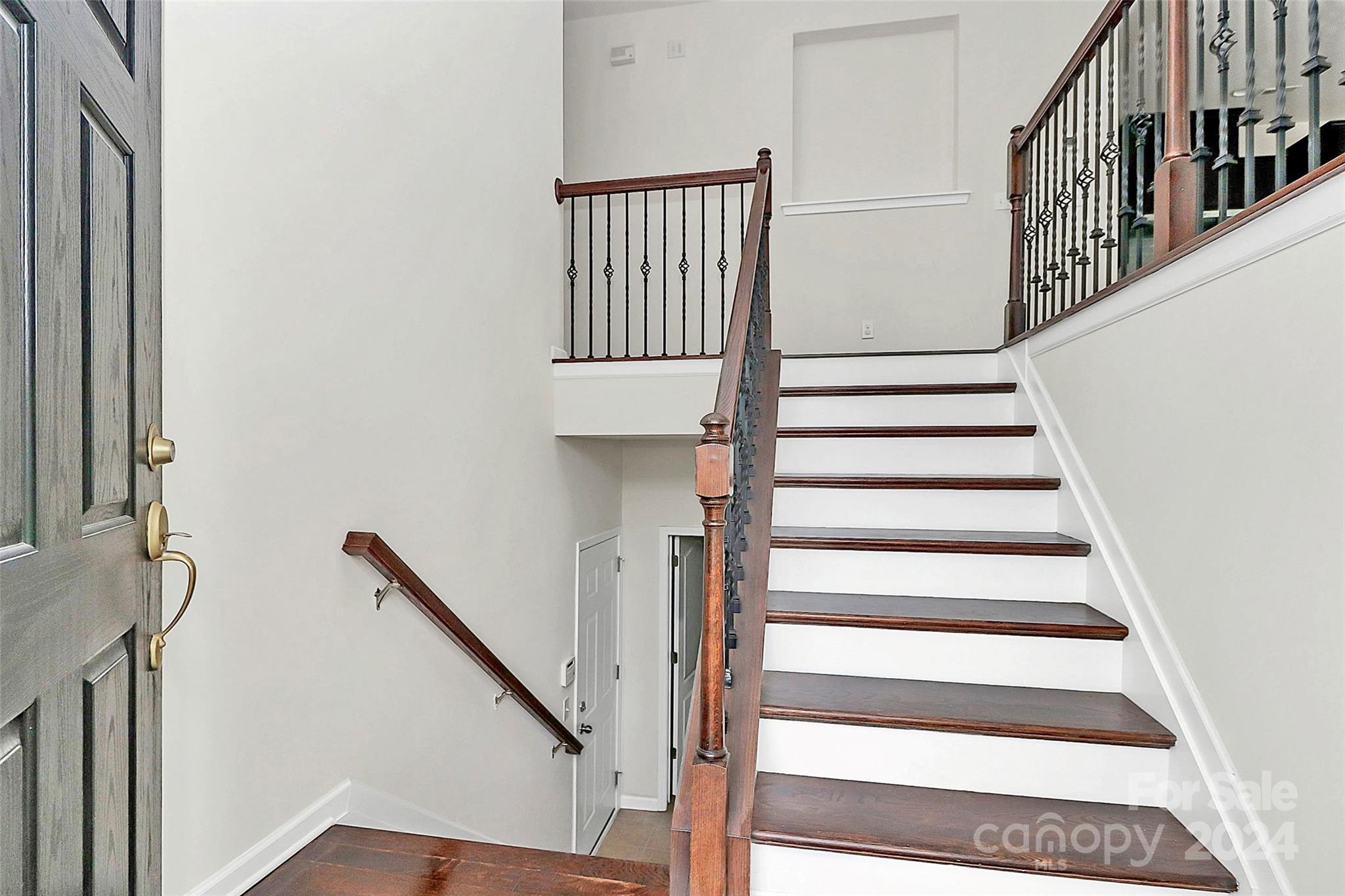 6268 Cloverdale Dr
