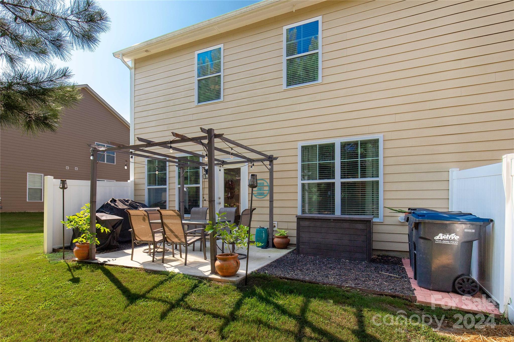 2423 Palmdale Walk Dr