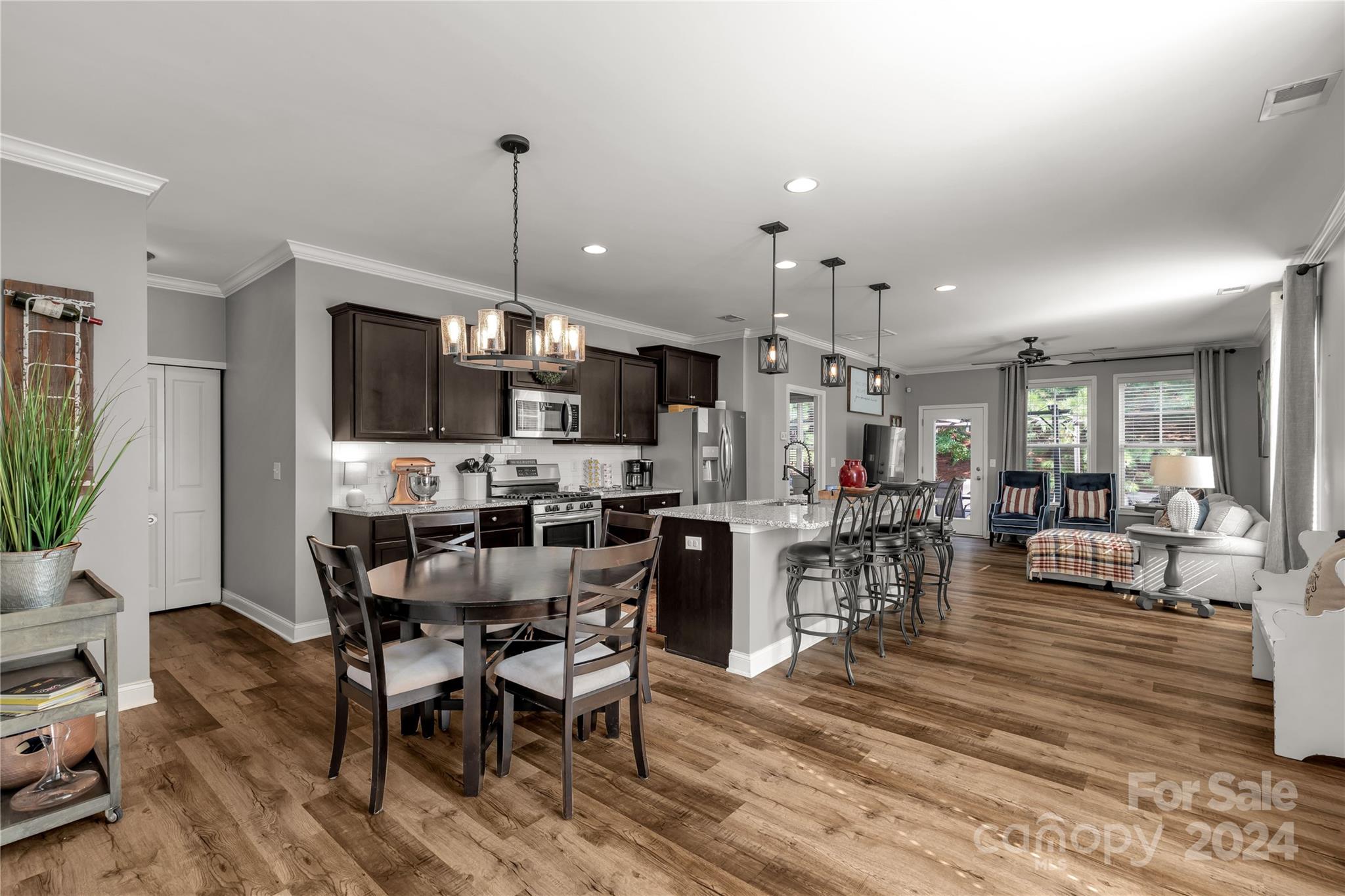 2423 Palmdale Walk Dr