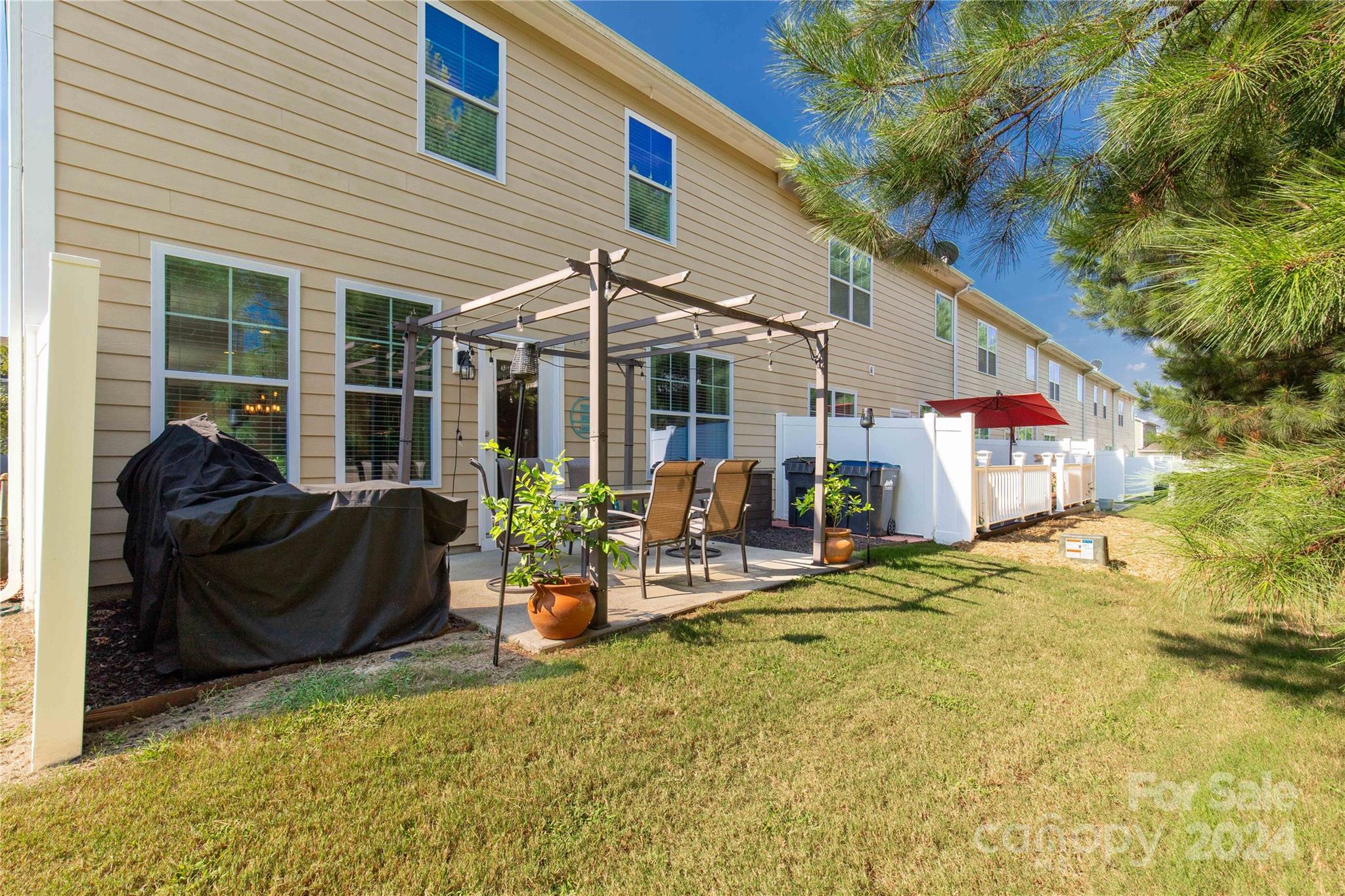 2423 Palmdale Walk Dr