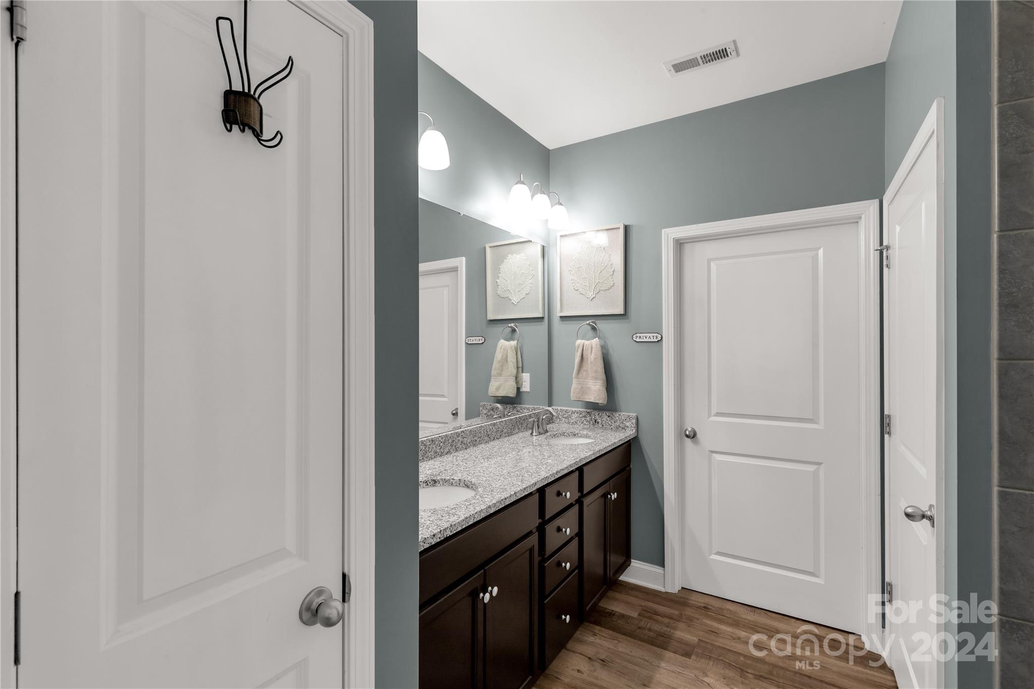 2423 Palmdale Walk Dr