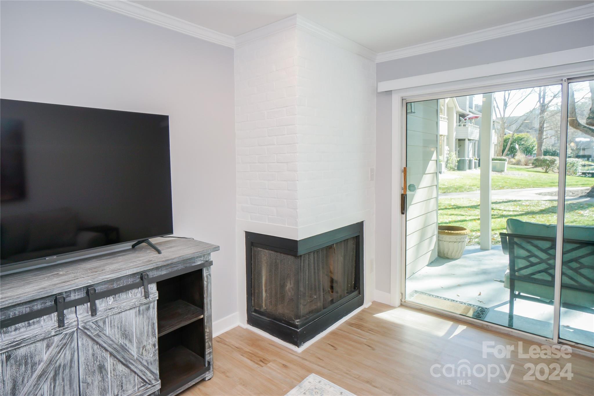 2524 Stradbrook Dr