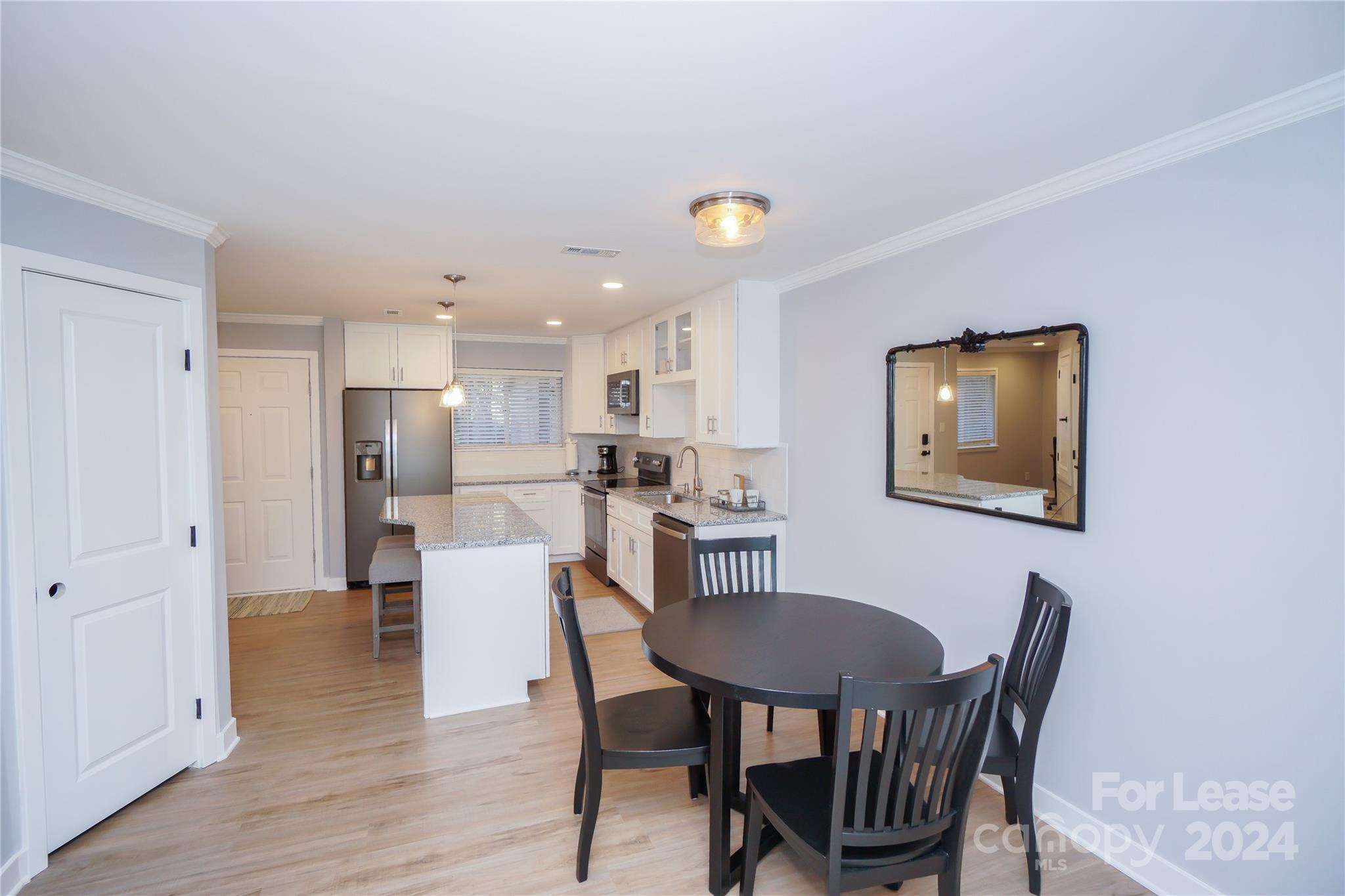 2524 Stradbrook Dr