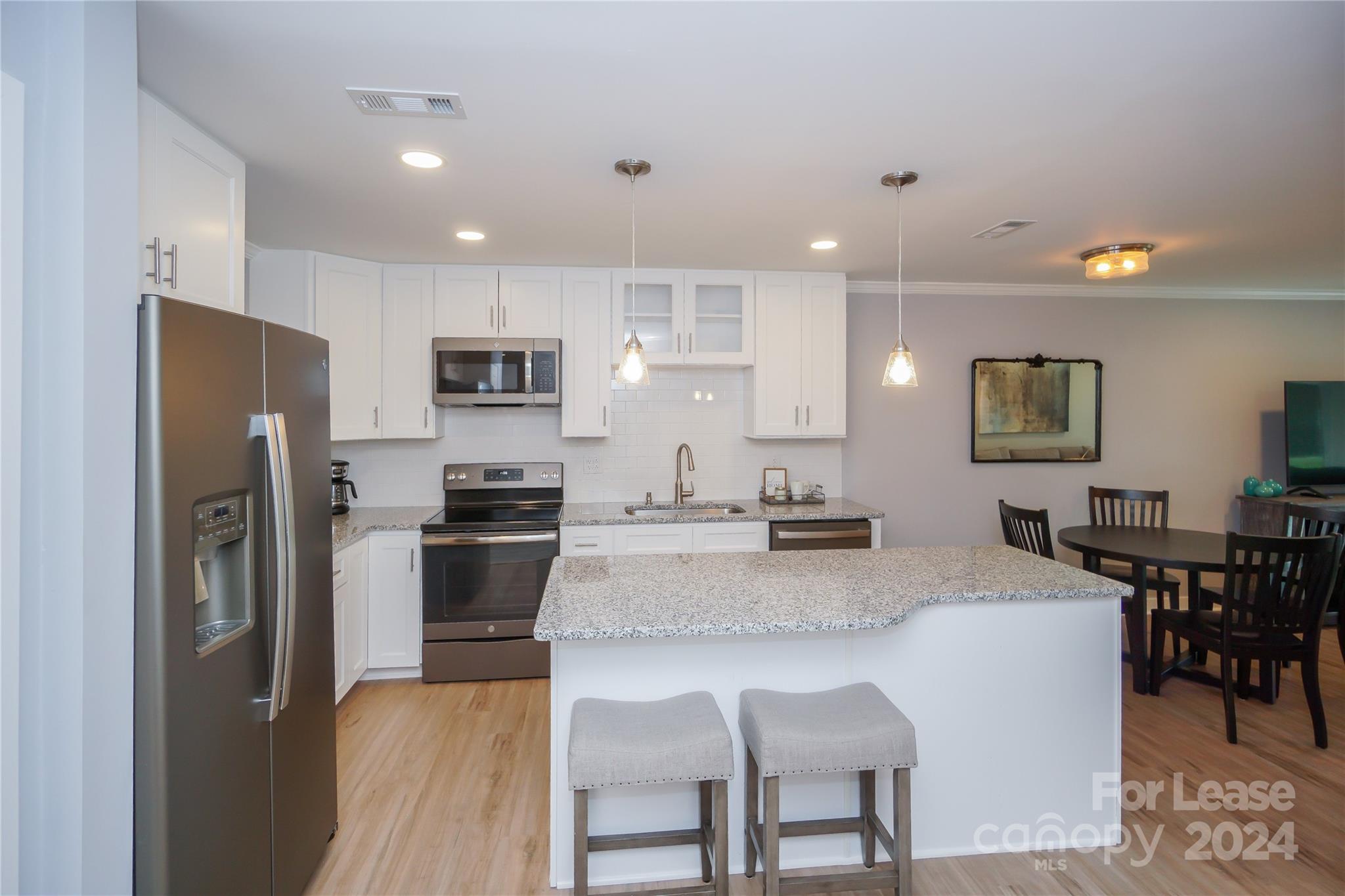 2524 Stradbrook Dr