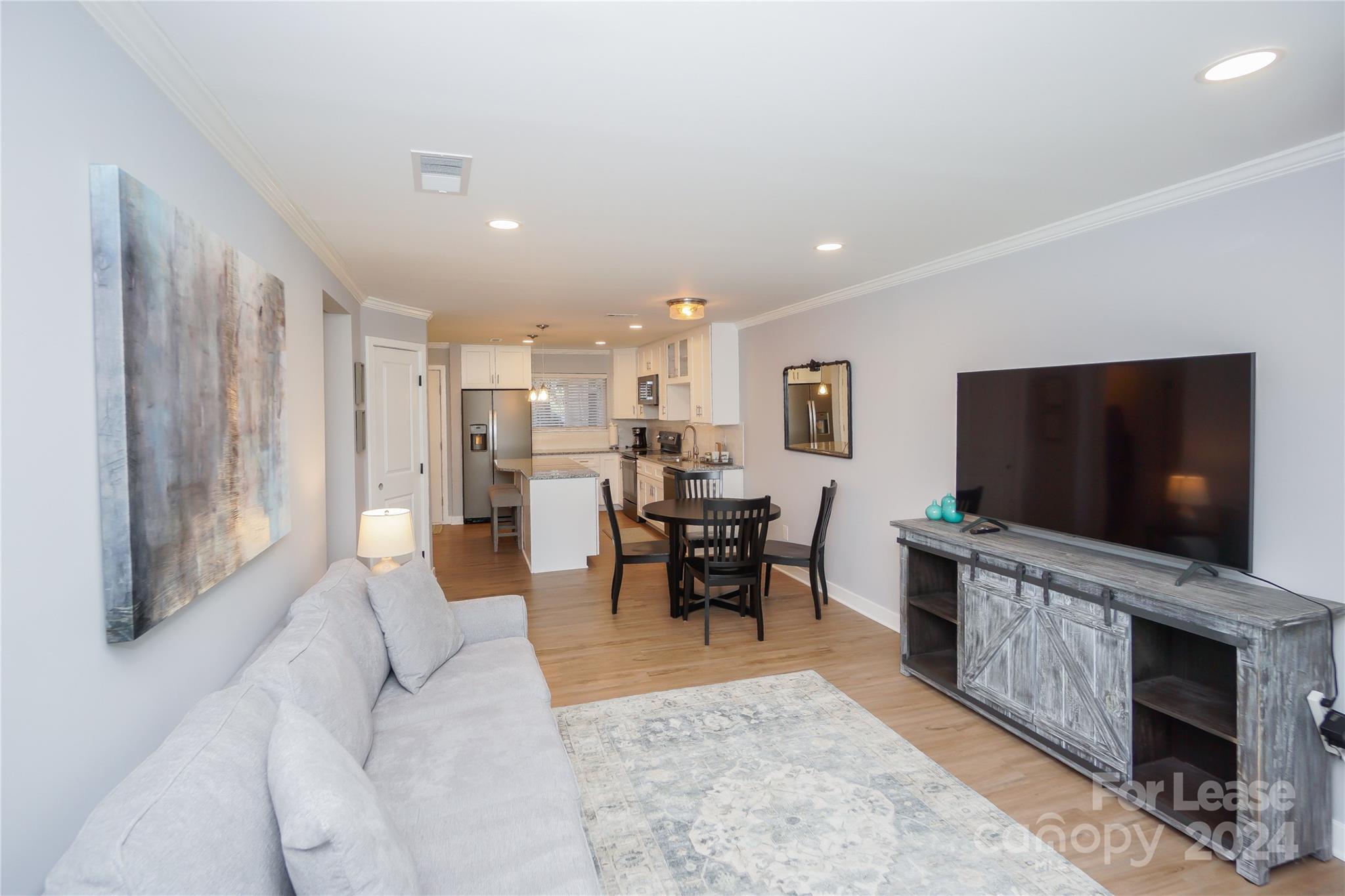 2524 Stradbrook Dr