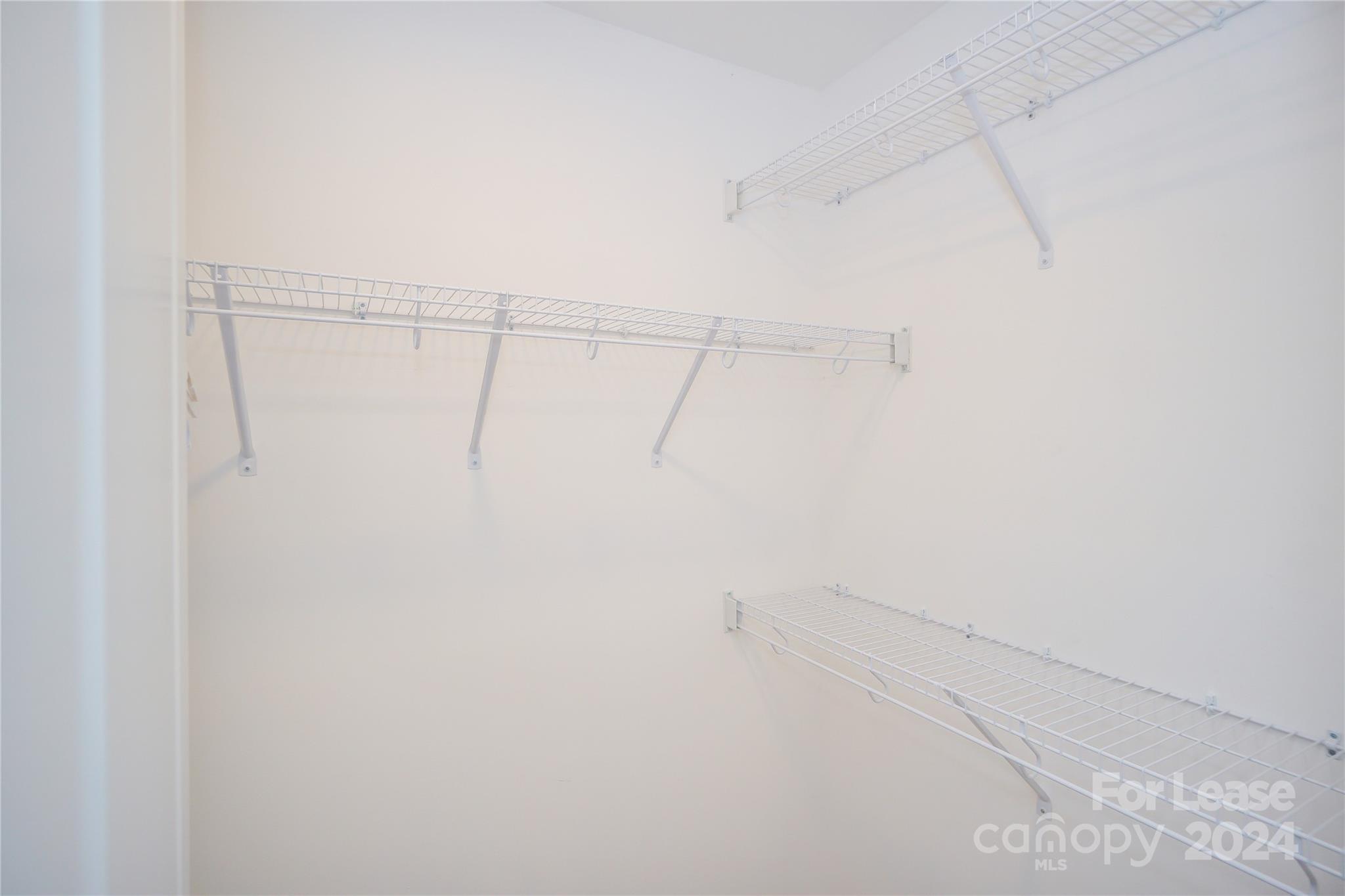 2524 Stradbrook Dr