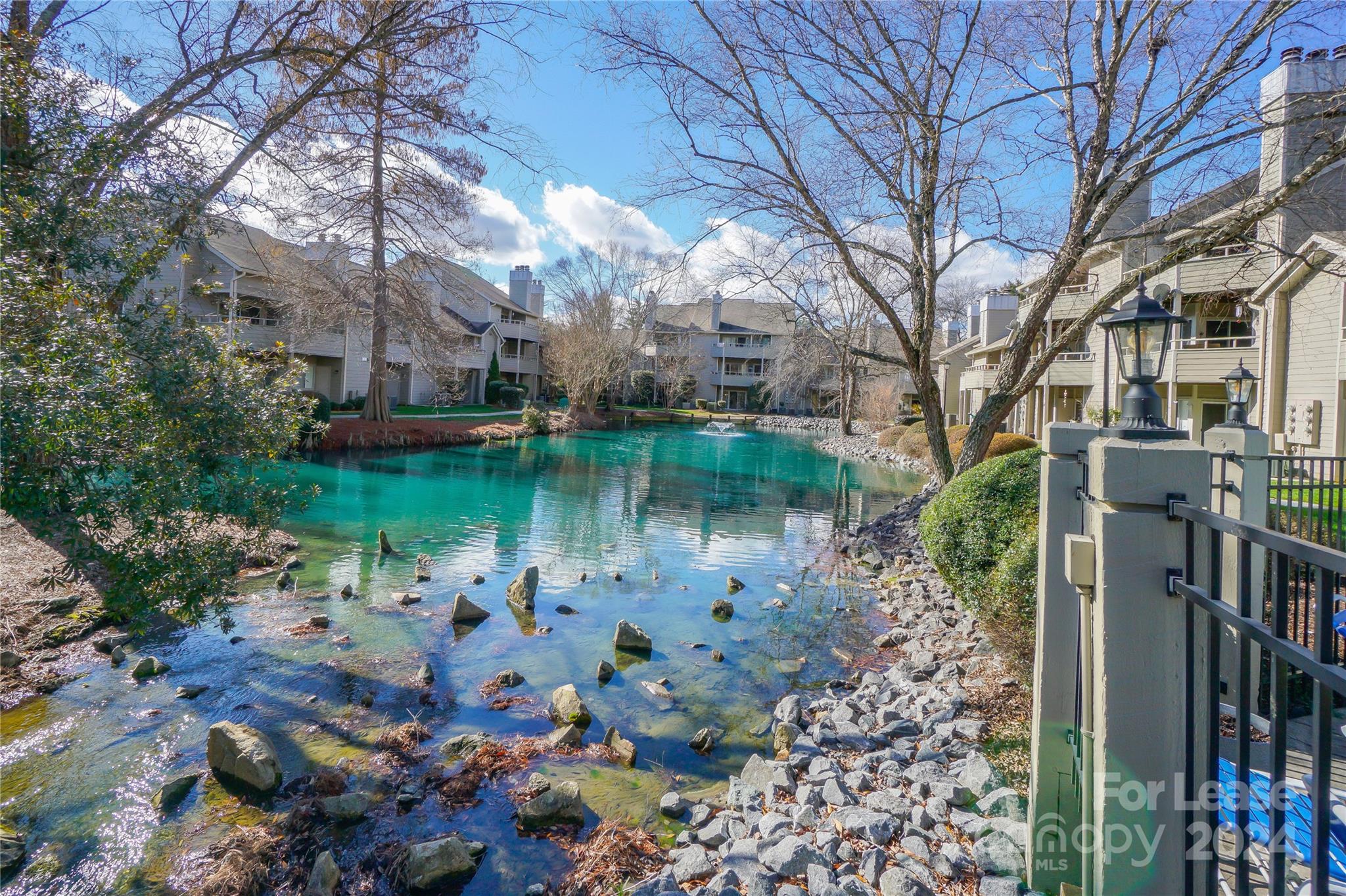 2524 Stradbrook Dr