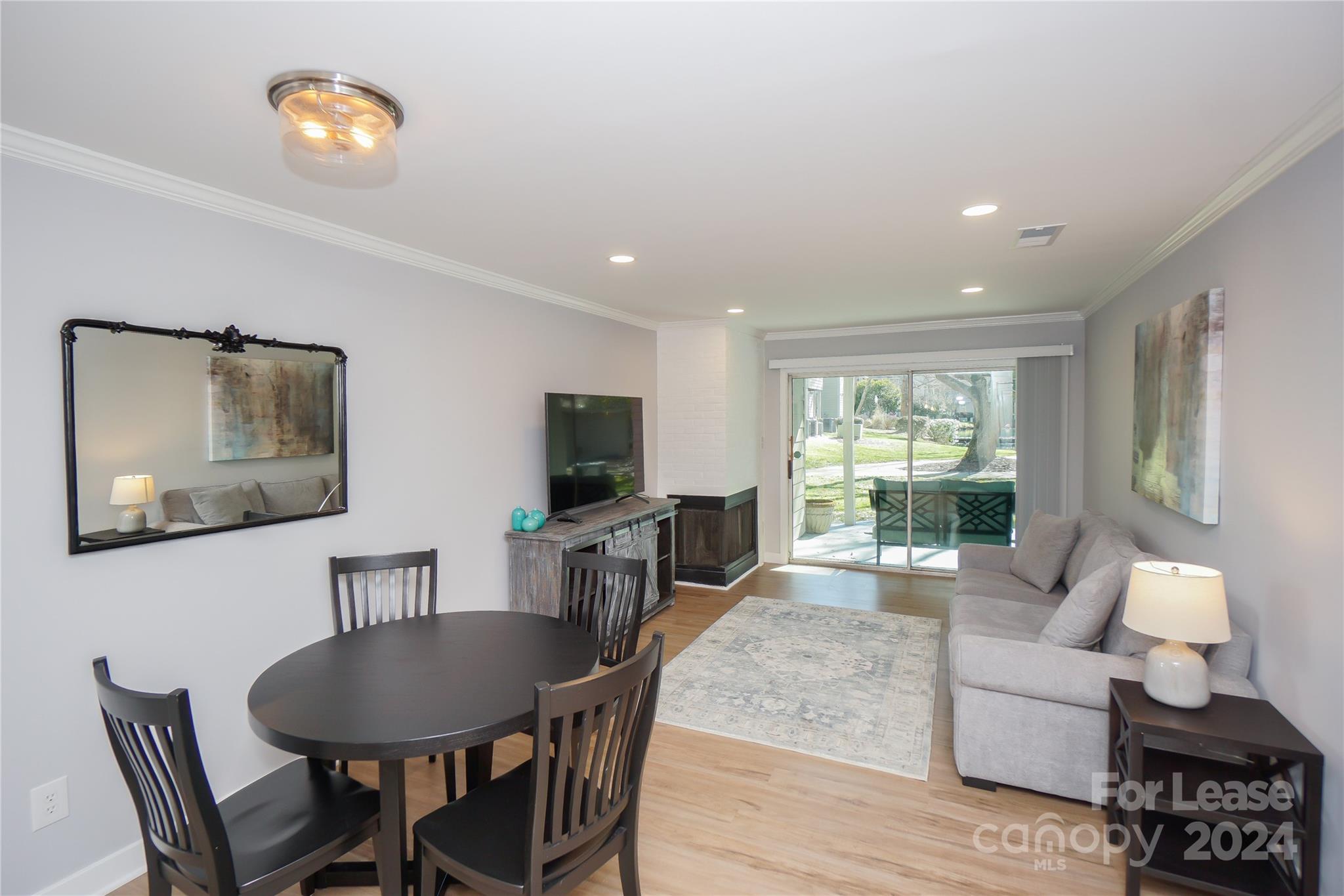 2524 Stradbrook Dr
