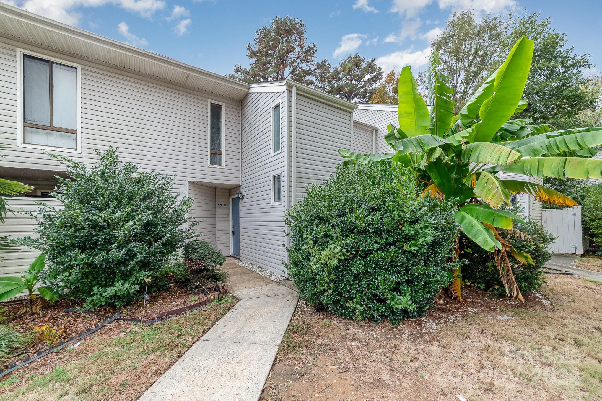 7918 Princess Ann Dr