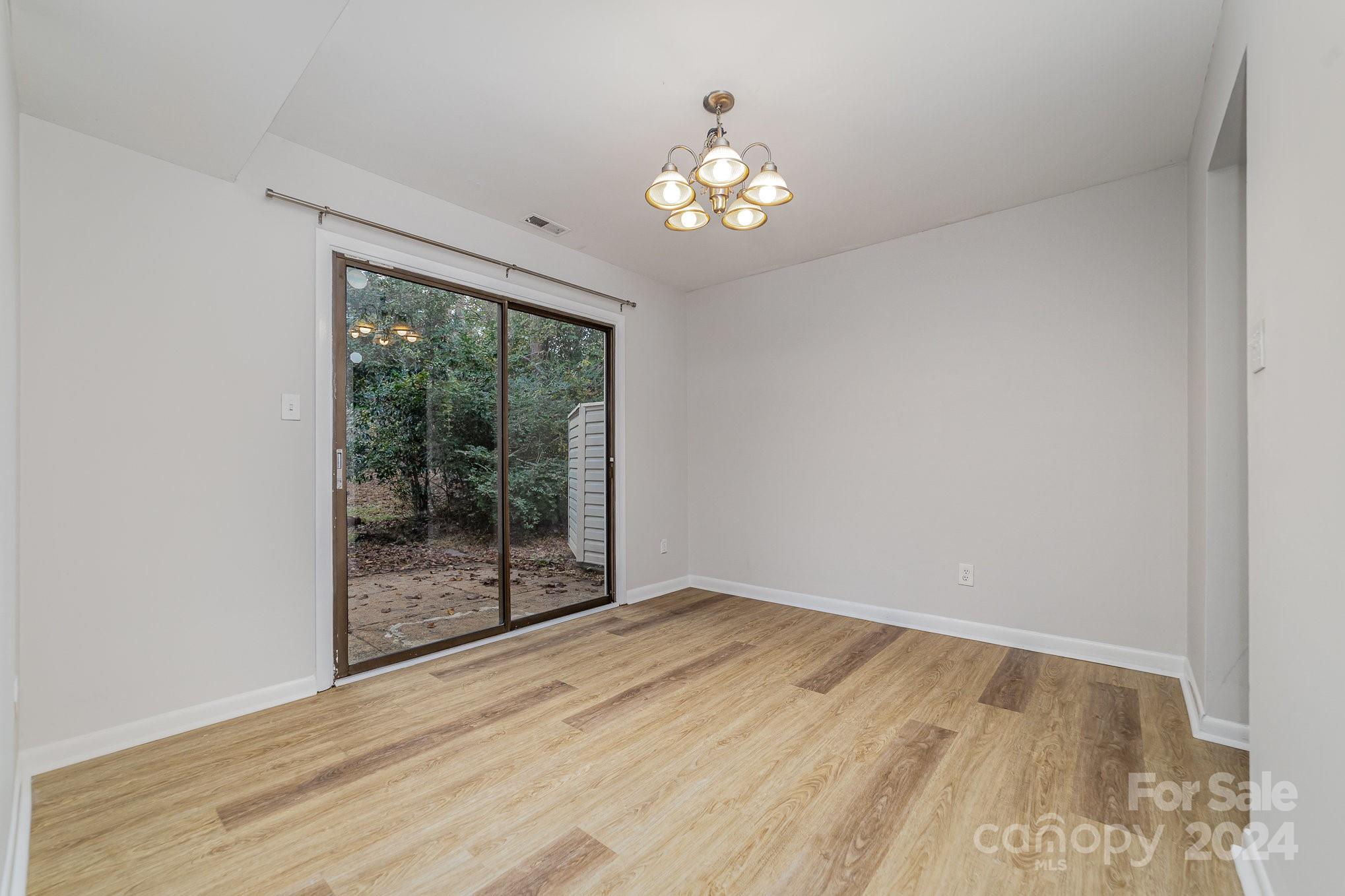 7918 Princess Ann Dr